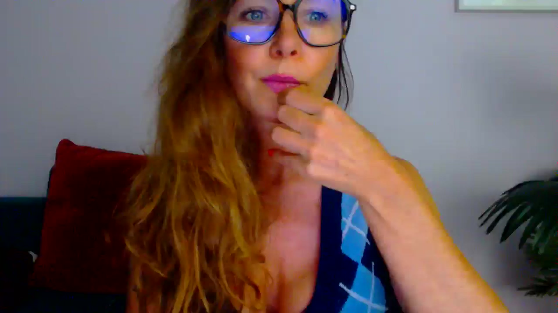 Gallery image thumbnail from Delilah_sweet's myfreecams stream on, 07/08/2025, 17:49 image 15 of 20