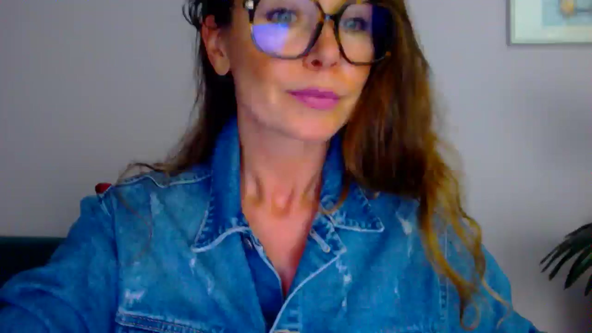 Gallery image thumbnail from Delilah_sweet's myfreecams stream on, 07/09/2025, 17:18 image 9 of 20