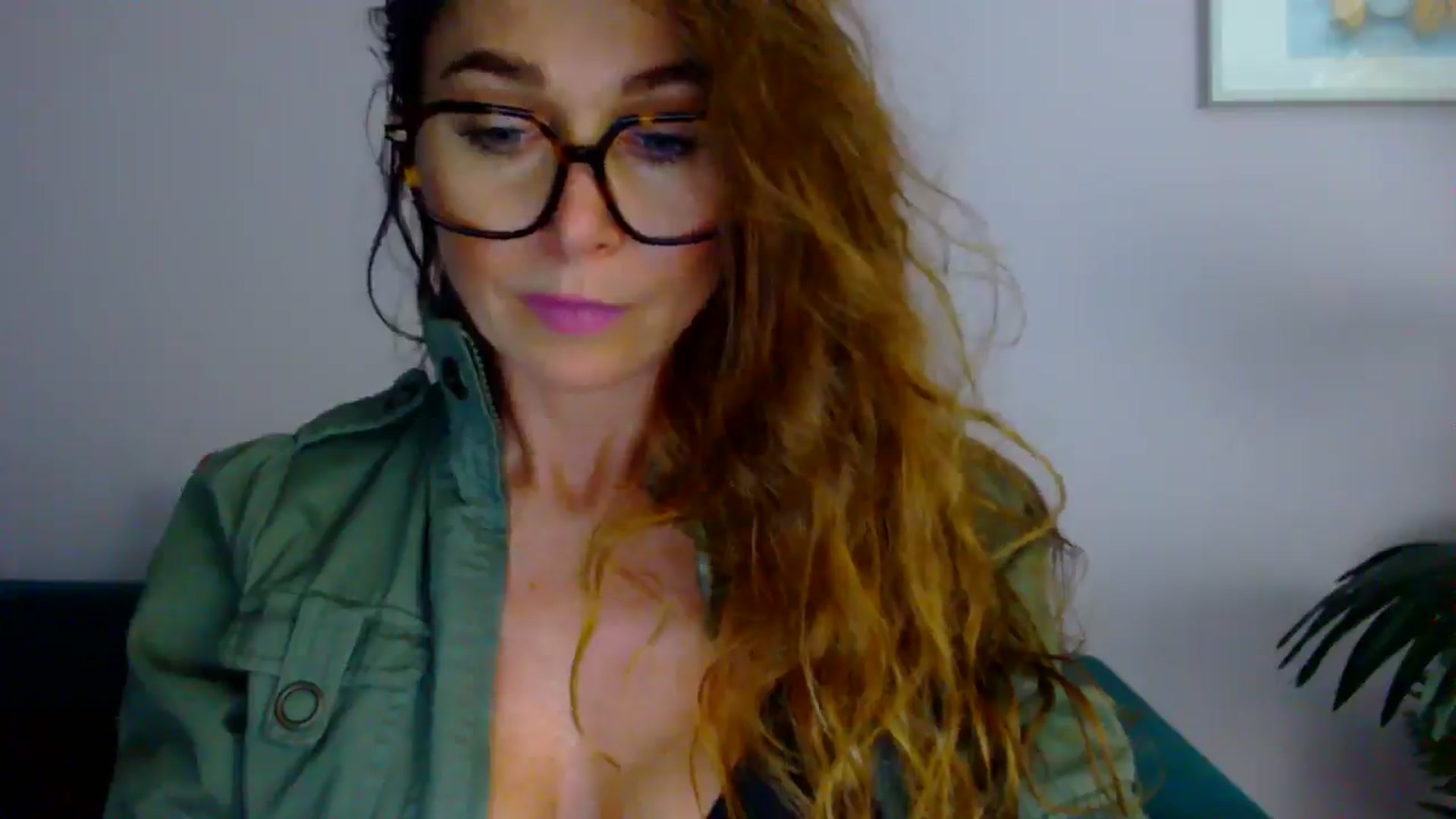 Gallery image thumbnail from Delilah_sweet's myfreecams stream on, 07/14/2025, 16:13 image 12 of 20