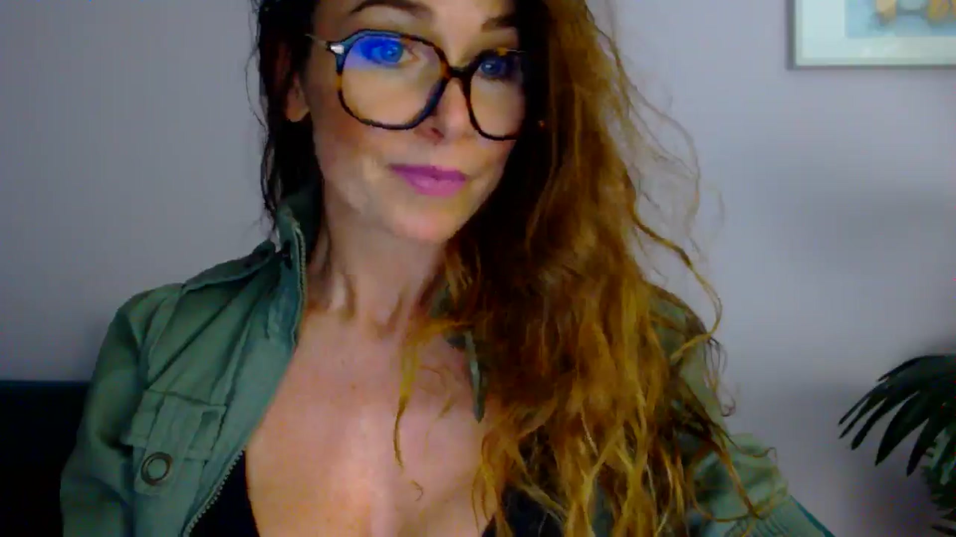 Gallery image thumbnail from Delilah_sweet's myfreecams stream on, 07/14/2025, 16:13 image 15 of 20