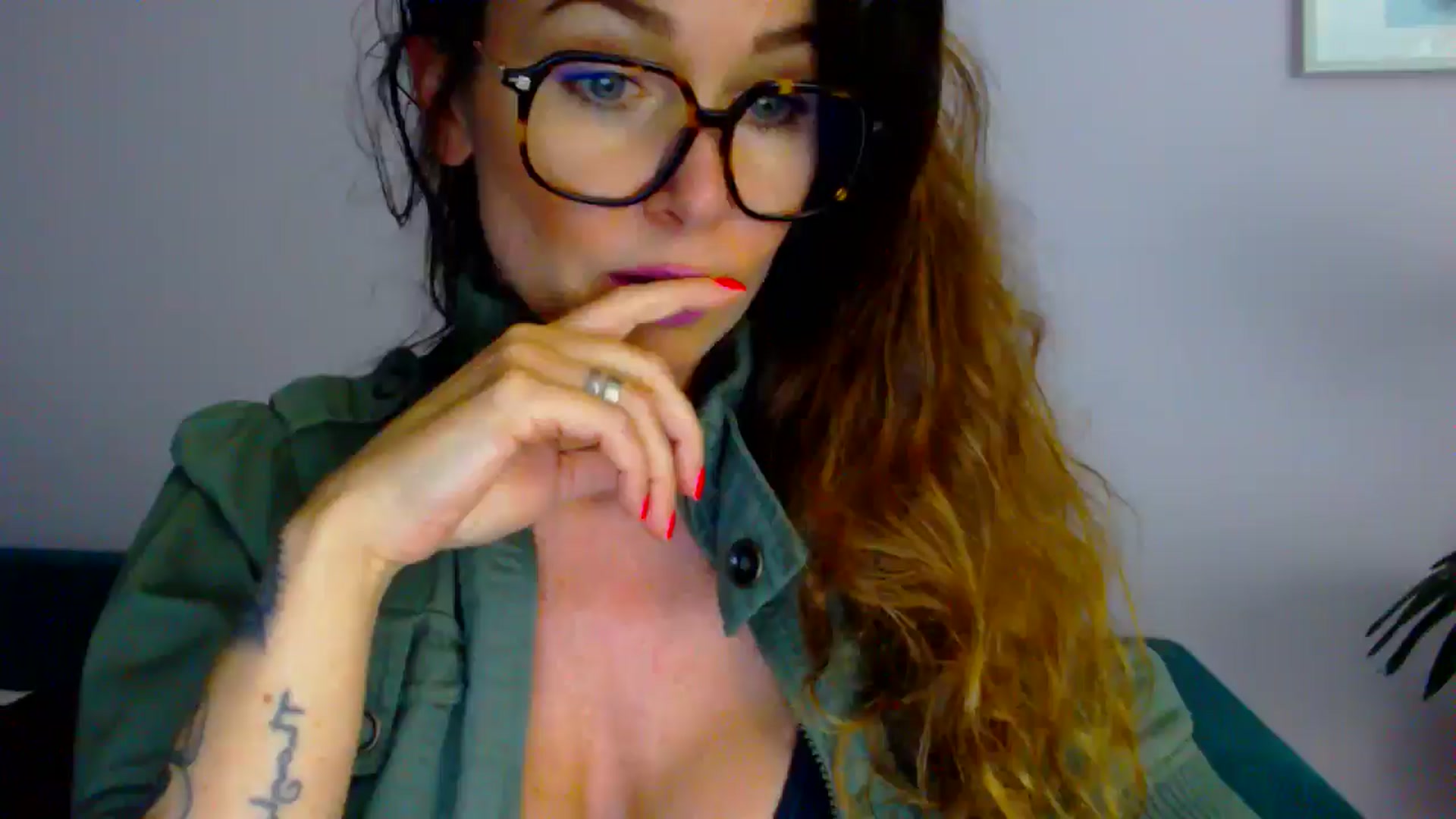 Gallery image thumbnail from Delilah_sweet's myfreecams stream on, 07/14/2025, 17:09 image 3 of 20