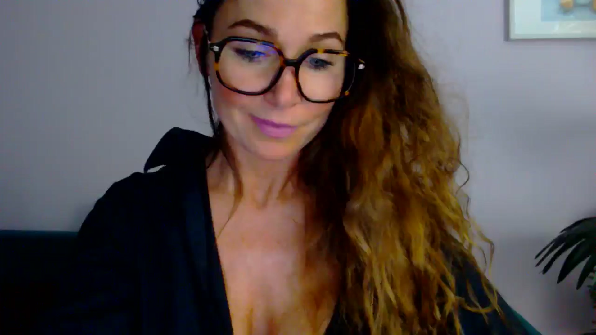Gallery image thumbnail from Delilah_sweet's myfreecams stream on, 07/29/2025, 16:05 image 10 of 20