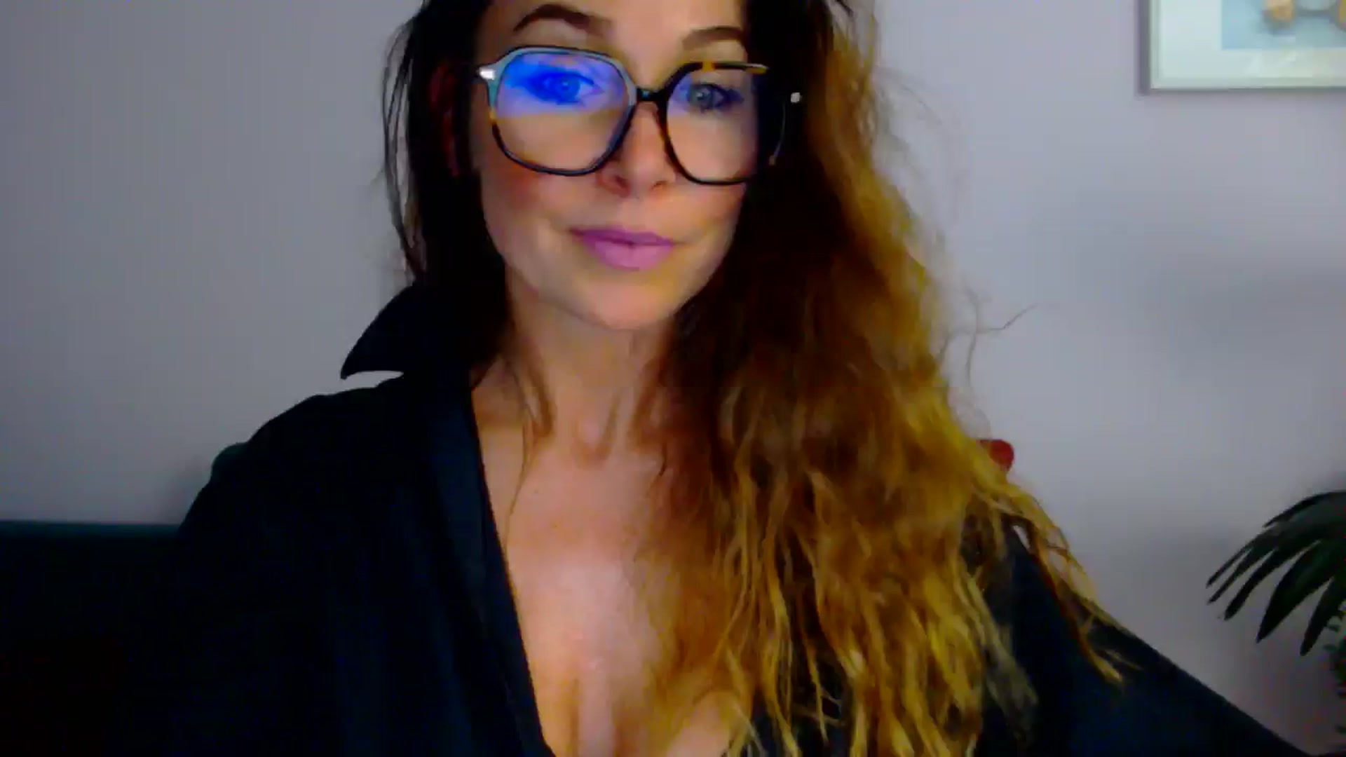 Gallery image thumbnail from Delilah_sweet's myfreecams stream on, 07/29/2025, 16:16 image 3 of 20