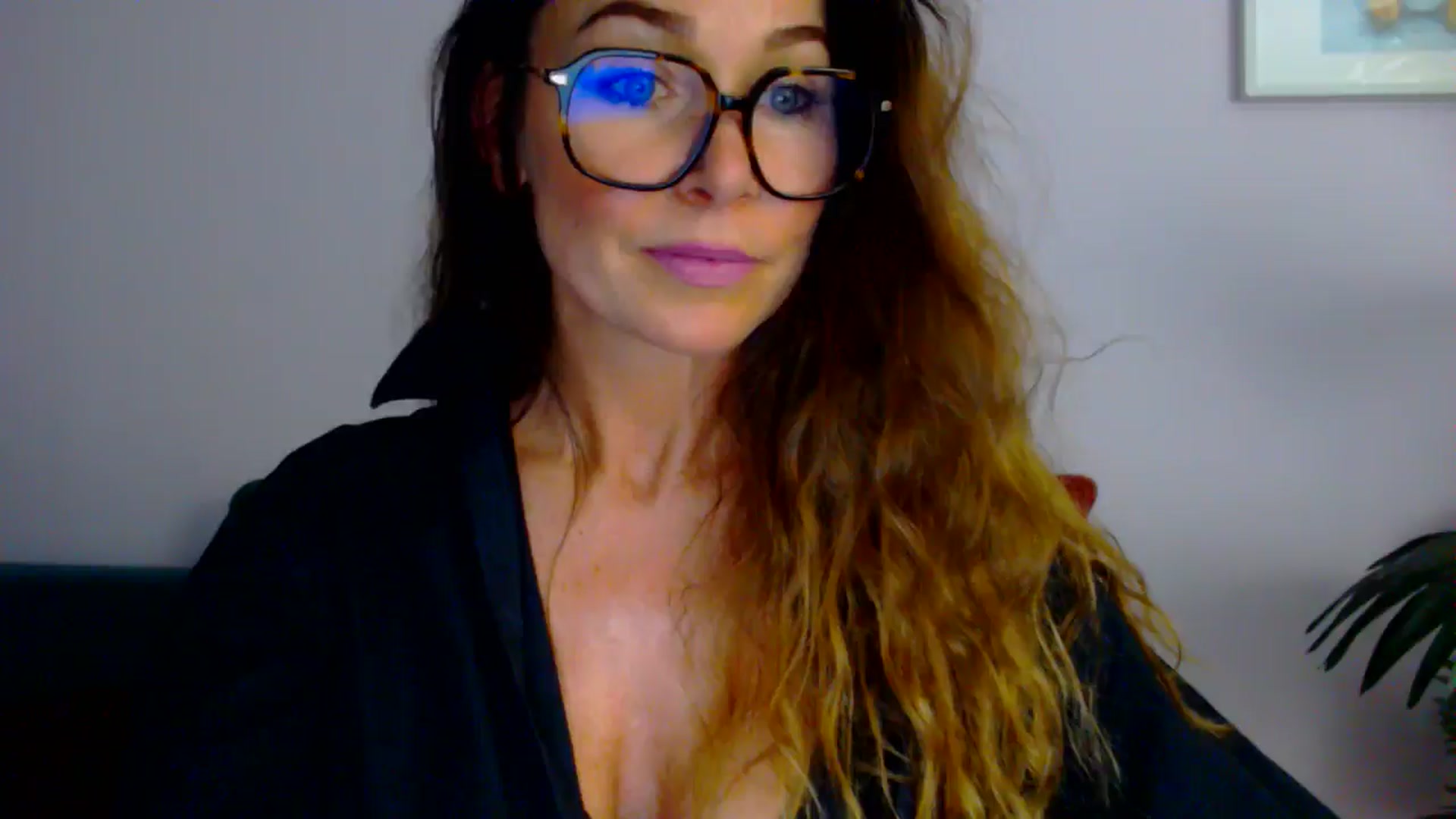 Gallery image thumbnail from Delilah_sweet's myfreecams stream on, 07/29/2025, 16:16 image 7 of 20