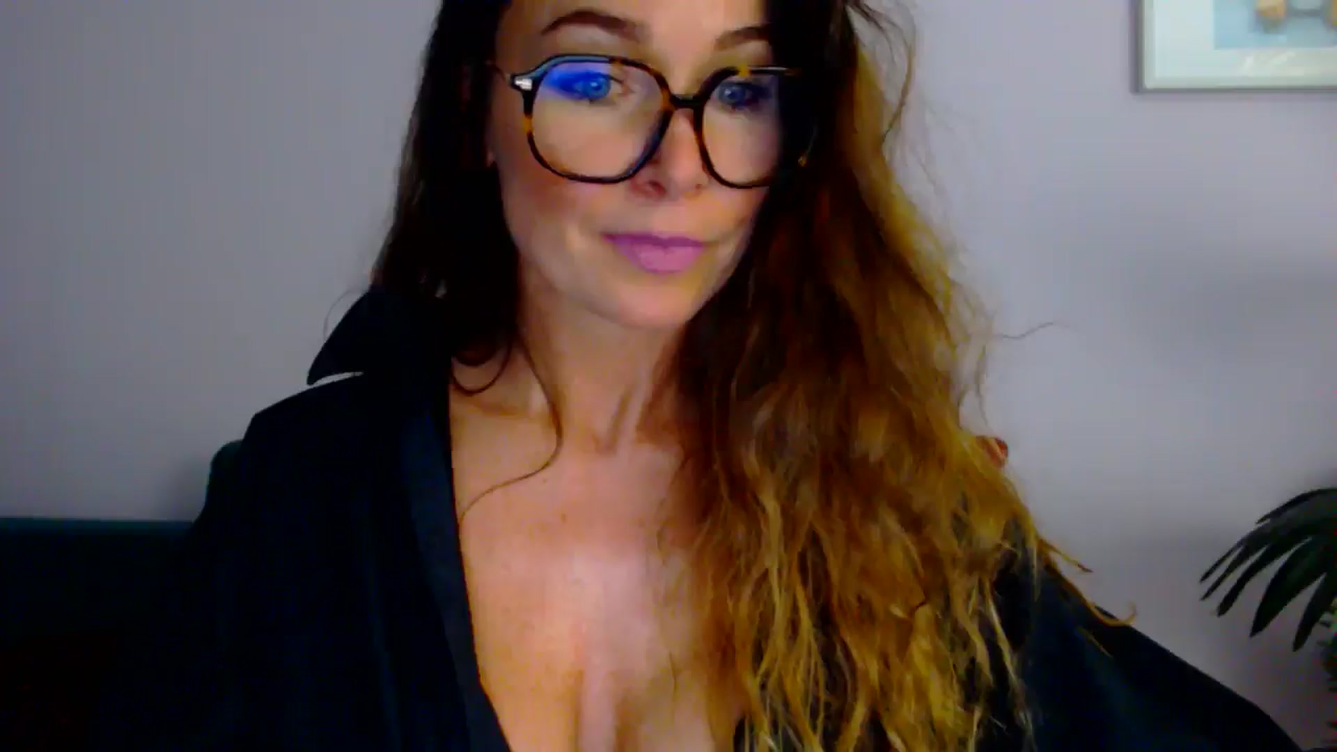 Gallery image thumbnail from Delilah_sweet's myfreecams stream on, 07/29/2025, 16:16 image 18 of 20