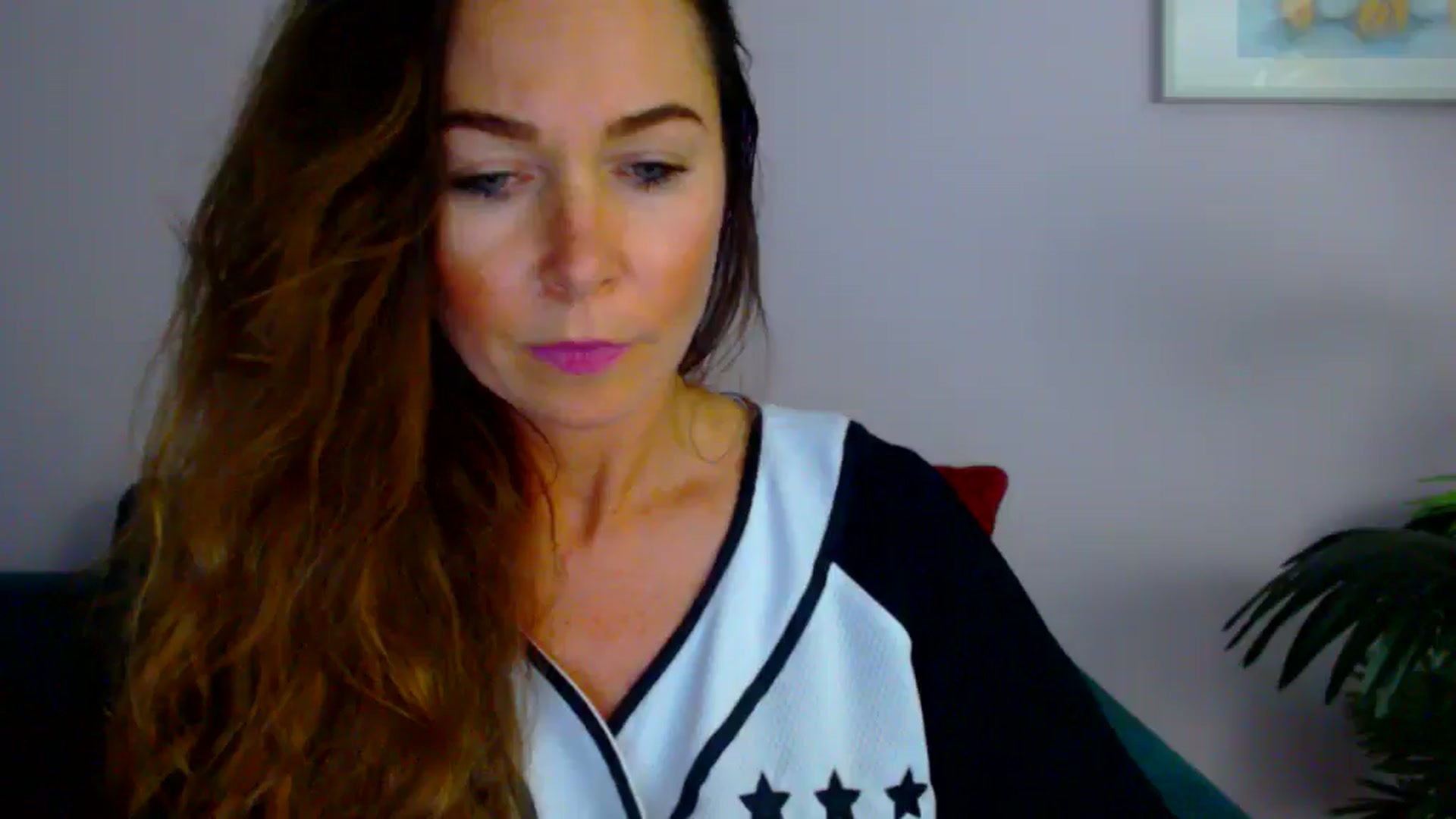 Gallery image thumbnail from Delilah_sweet's myfreecams stream on, 07/30/2025, 18:27 image 16 of 20