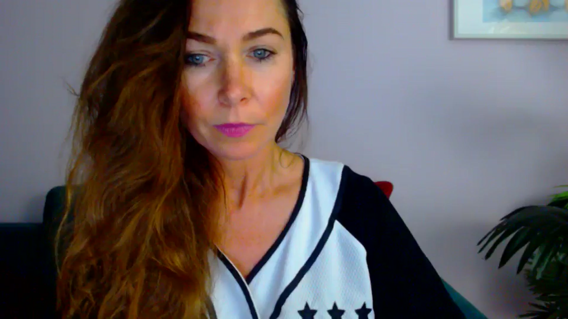 Gallery image thumbnail from Delilah_sweet's myfreecams stream on, 07/30/2025, 18:27 image 9 of 20