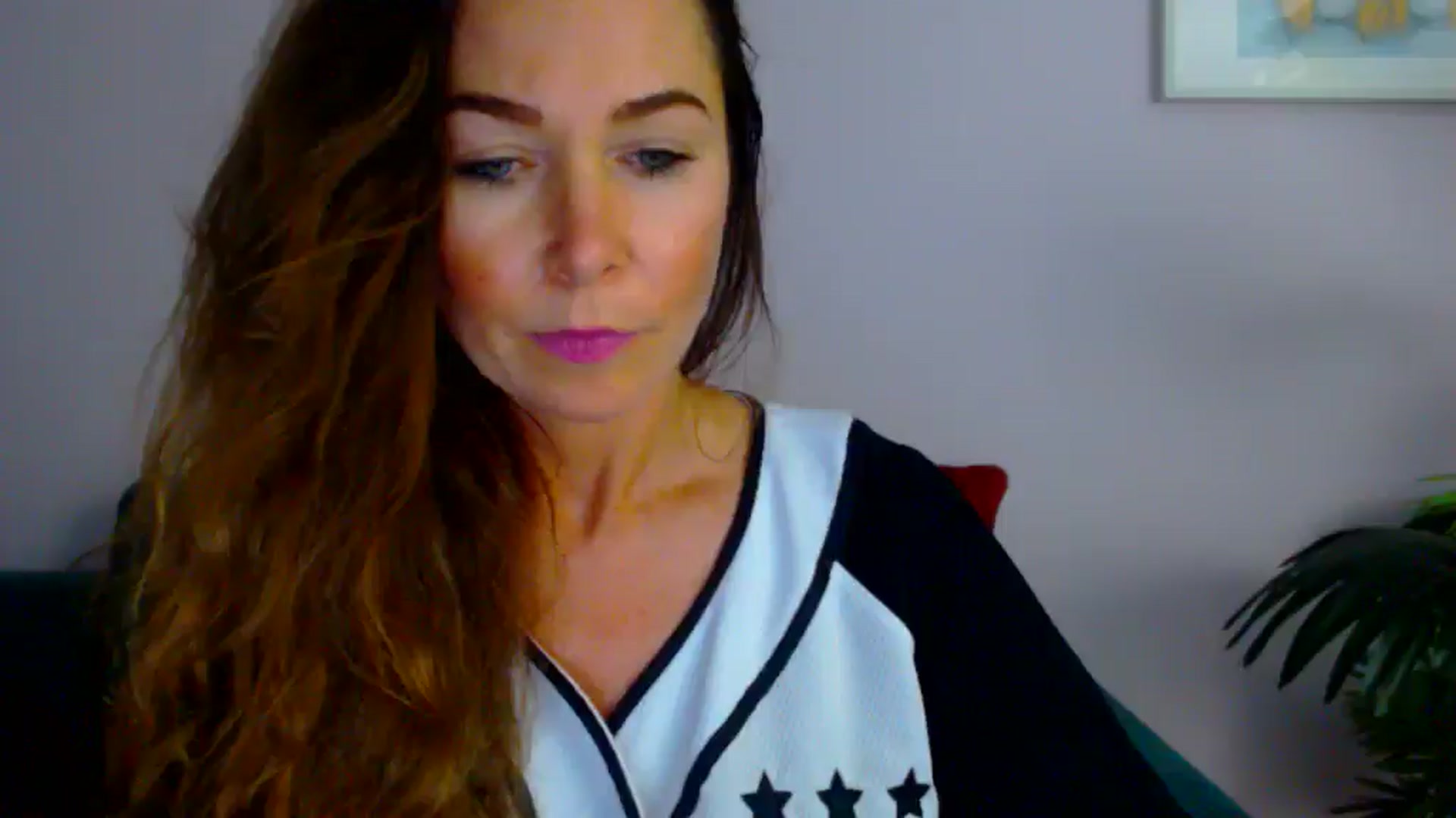 Gallery image thumbnail from Delilah_sweet's myfreecams stream on, 07/30/2025, 18:27 image 15 of 20