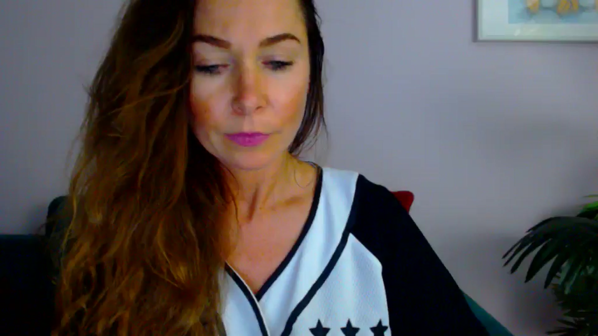 Gallery image thumbnail from Delilah_sweet's myfreecams stream on, 07/30/2025, 18:27 image 14 of 20