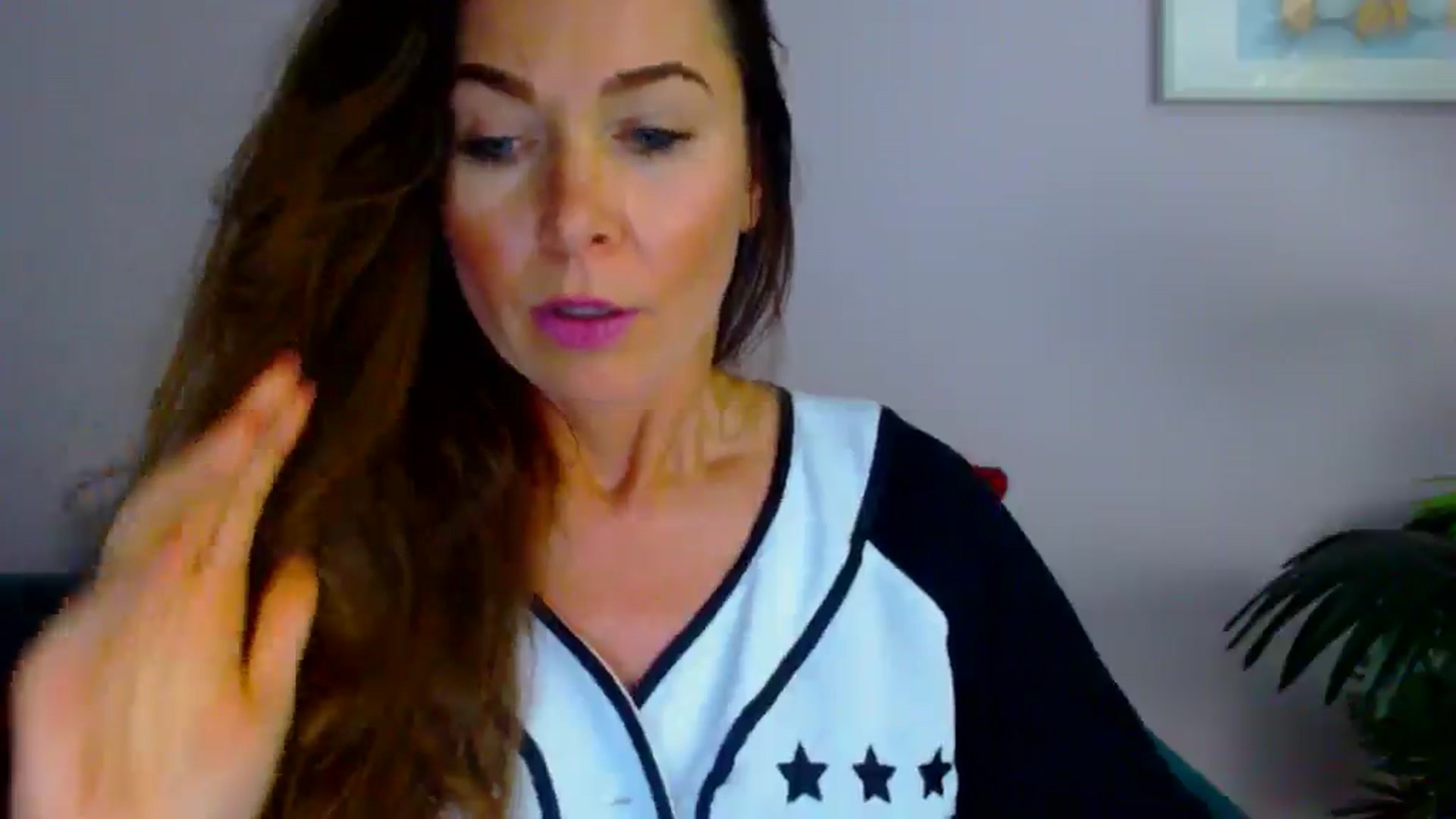 Gallery image thumbnail from Delilah_sweet's myfreecams stream on, 07/30/2025, 18:27 image 13 of 20