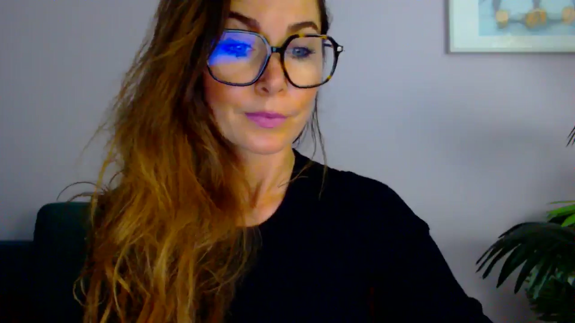 Gallery image thumbnail from Delilah_sweet's myfreecams stream on, 08/04/2025, 17:04 image 14 of 20