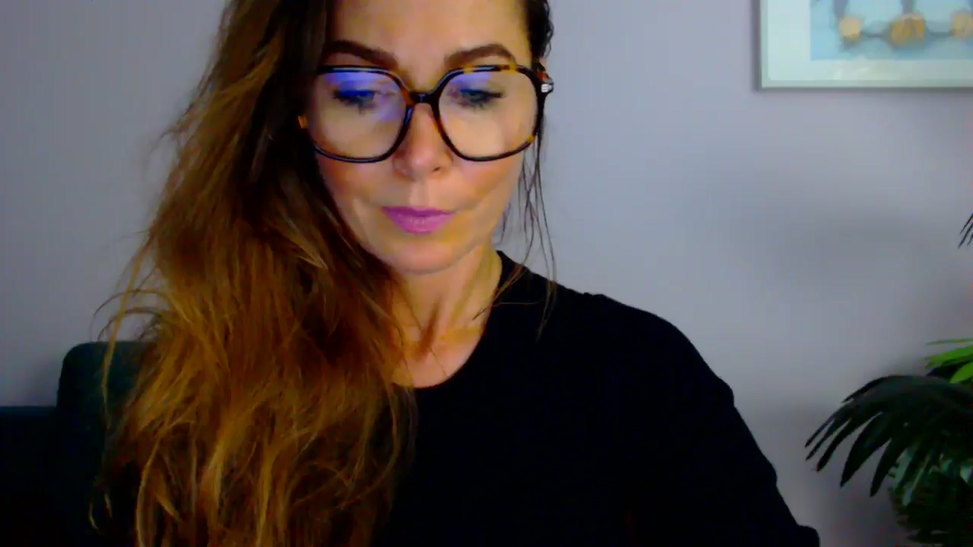 Gallery image thumbnail from Delilah_sweet's myfreecams stream on, 08/04/2025, 17:04 image 13 of 20
