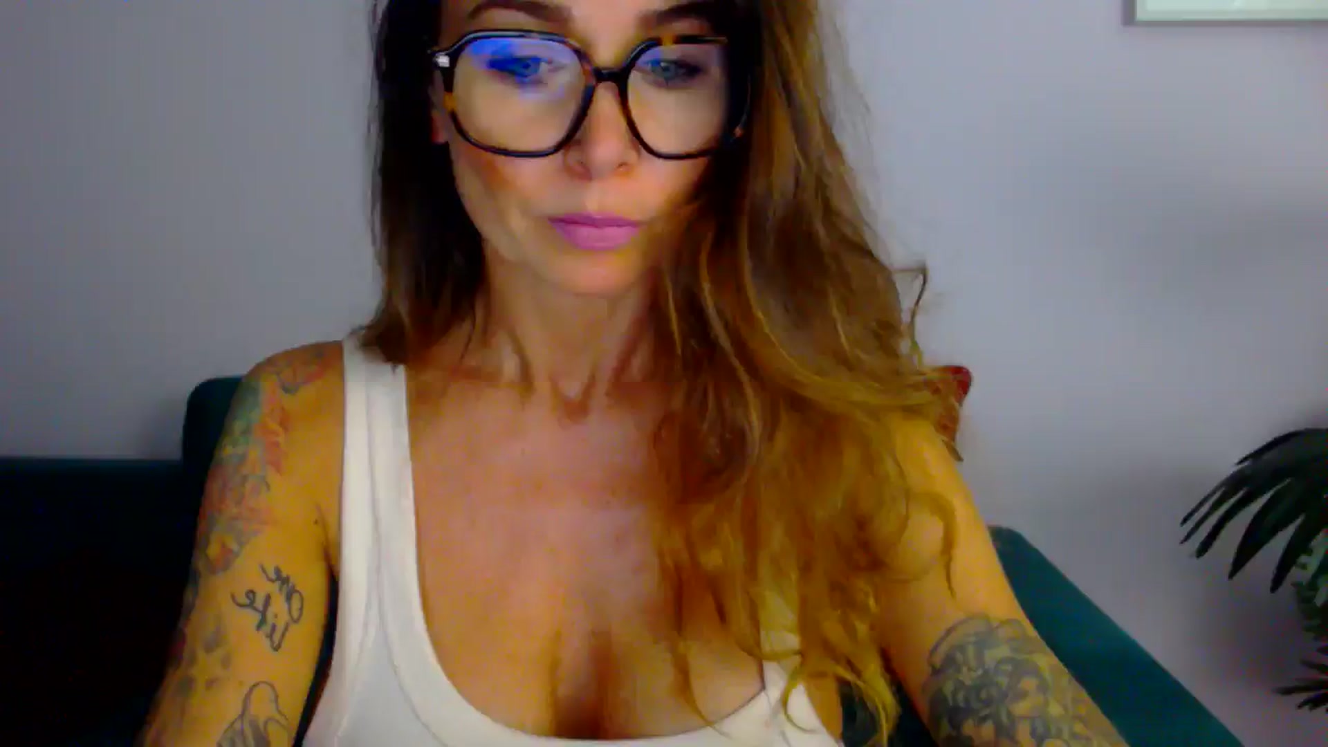 Gallery image thumbnail from Delilah_sweet's myfreecams stream on, 08/05/2025, 15:59 image 10 of 20