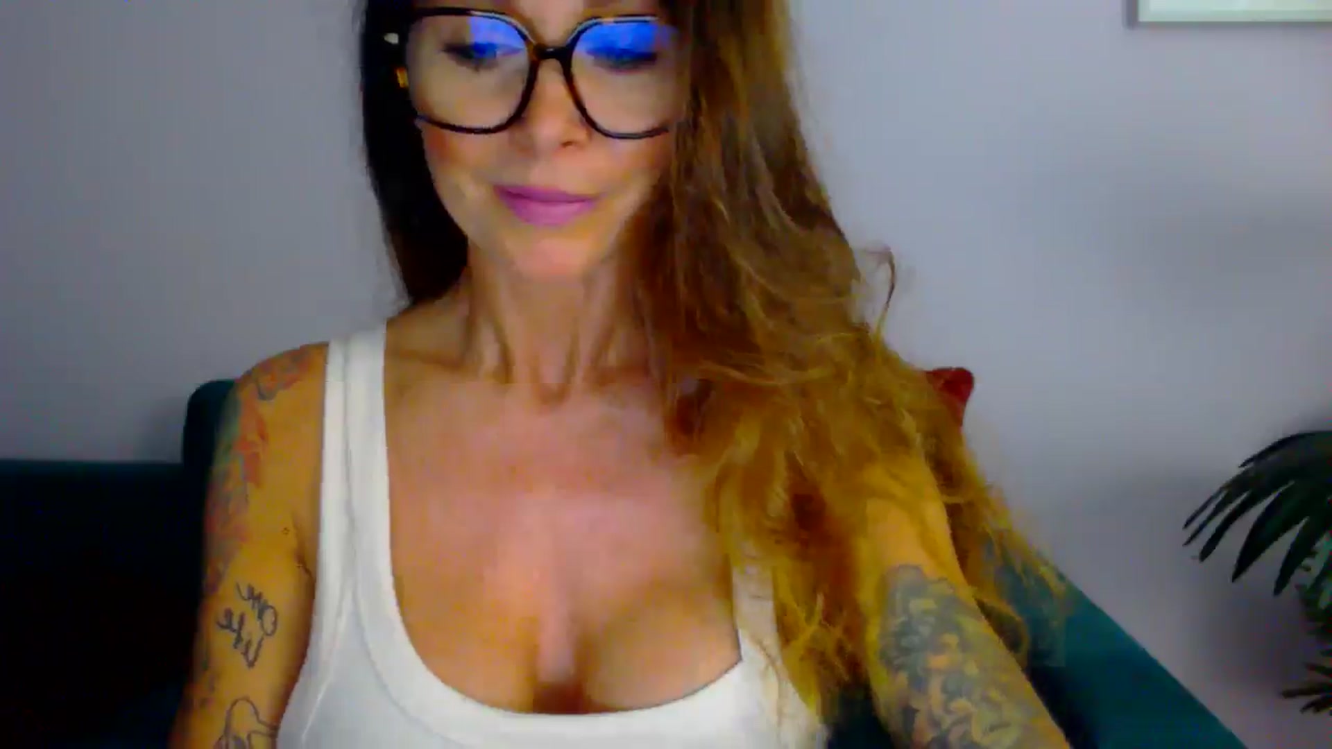 Gallery image thumbnail from Delilah_sweet's myfreecams stream on, 08/05/2025, 15:59 image 15 of 20