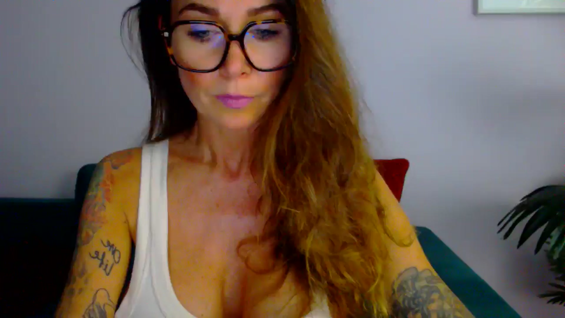Gallery image thumbnail from Delilah_sweet's myfreecams stream on, 08/05/2025, 16:31 image 16 of 20