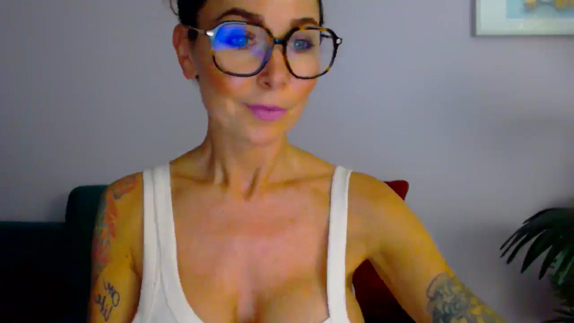 Gallery image thumbnail from Delilah_sweet's myfreecams stream on, 08/05/2025, 16:48 image 4 of 20