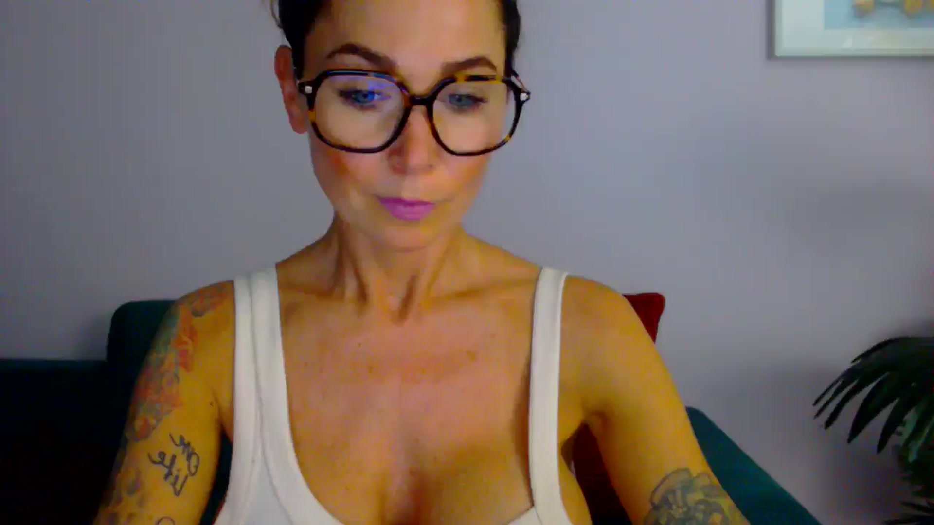 Gallery image thumbnail from Delilah_sweet's myfreecams stream on, 08/05/2025, 16:48 image 3 of 20