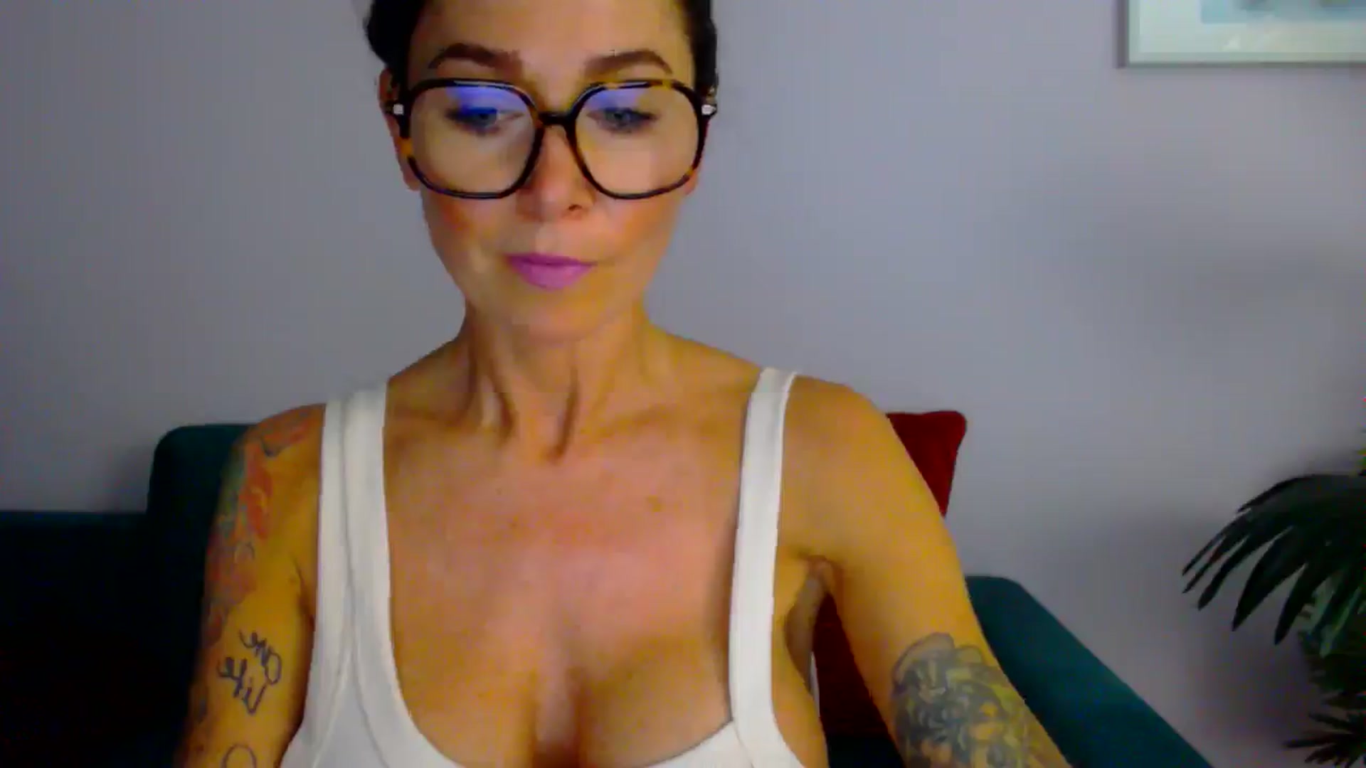 Gallery image thumbnail from Delilah_sweet's myfreecams stream on, 08/05/2025, 16:48 image 19 of 20