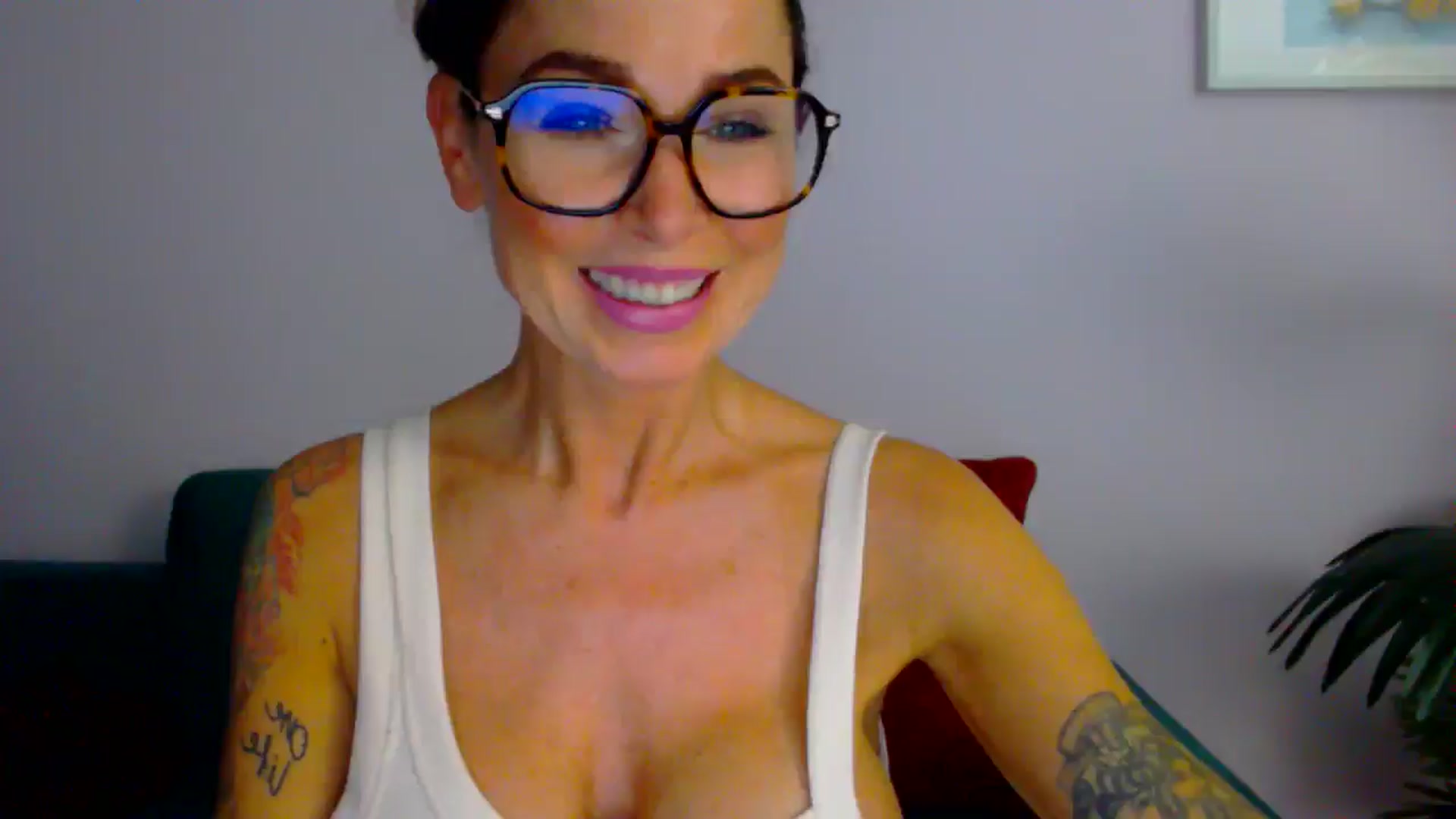 Gallery image thumbnail from Delilah_sweet's myfreecams stream on, 08/05/2025, 16:48 image 10 of 20