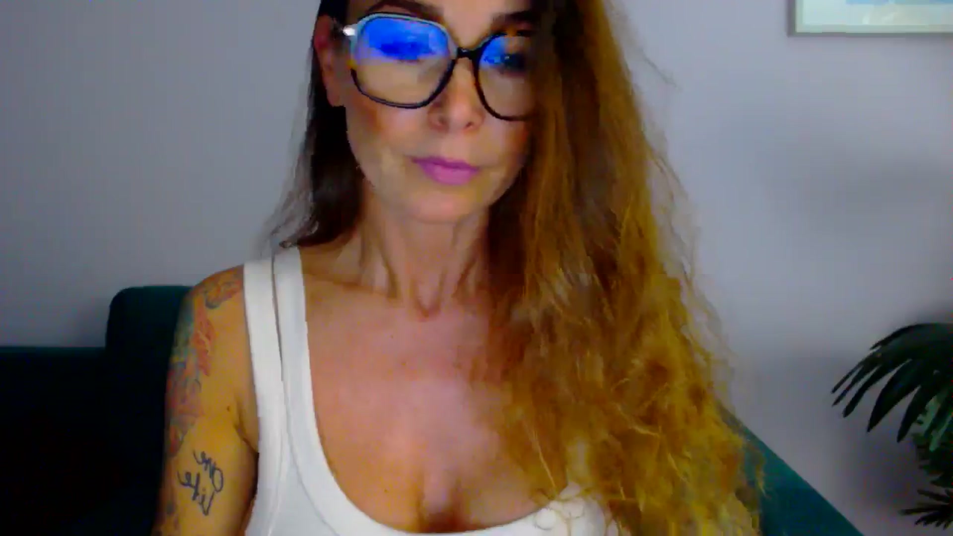 Gallery image thumbnail from Delilah_sweet's myfreecams stream on, 08/05/2025, 17:17 image 6 of 20
