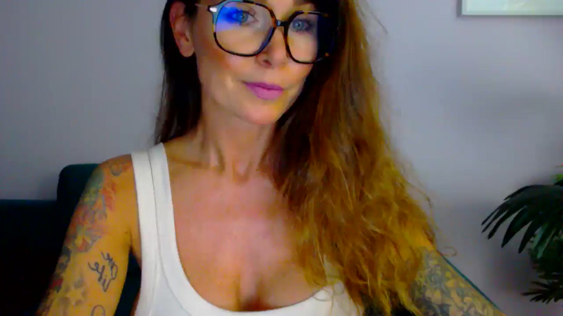 Gallery image thumbnail from Delilah_sweet's myfreecams stream on, 08/05/2025, 17:17 image 14 of 20