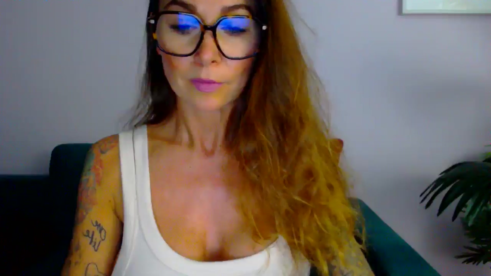 Gallery image thumbnail from Delilah_sweet's myfreecams stream on, 08/05/2025, 17:17 image 9 of 20
