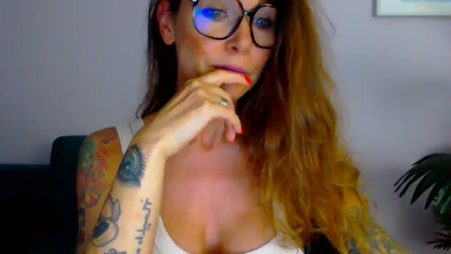Gallery image thumbnail from Delilah_sweet's myfreecams stream on, 08/05/2025, 17:17 image 4 of 20