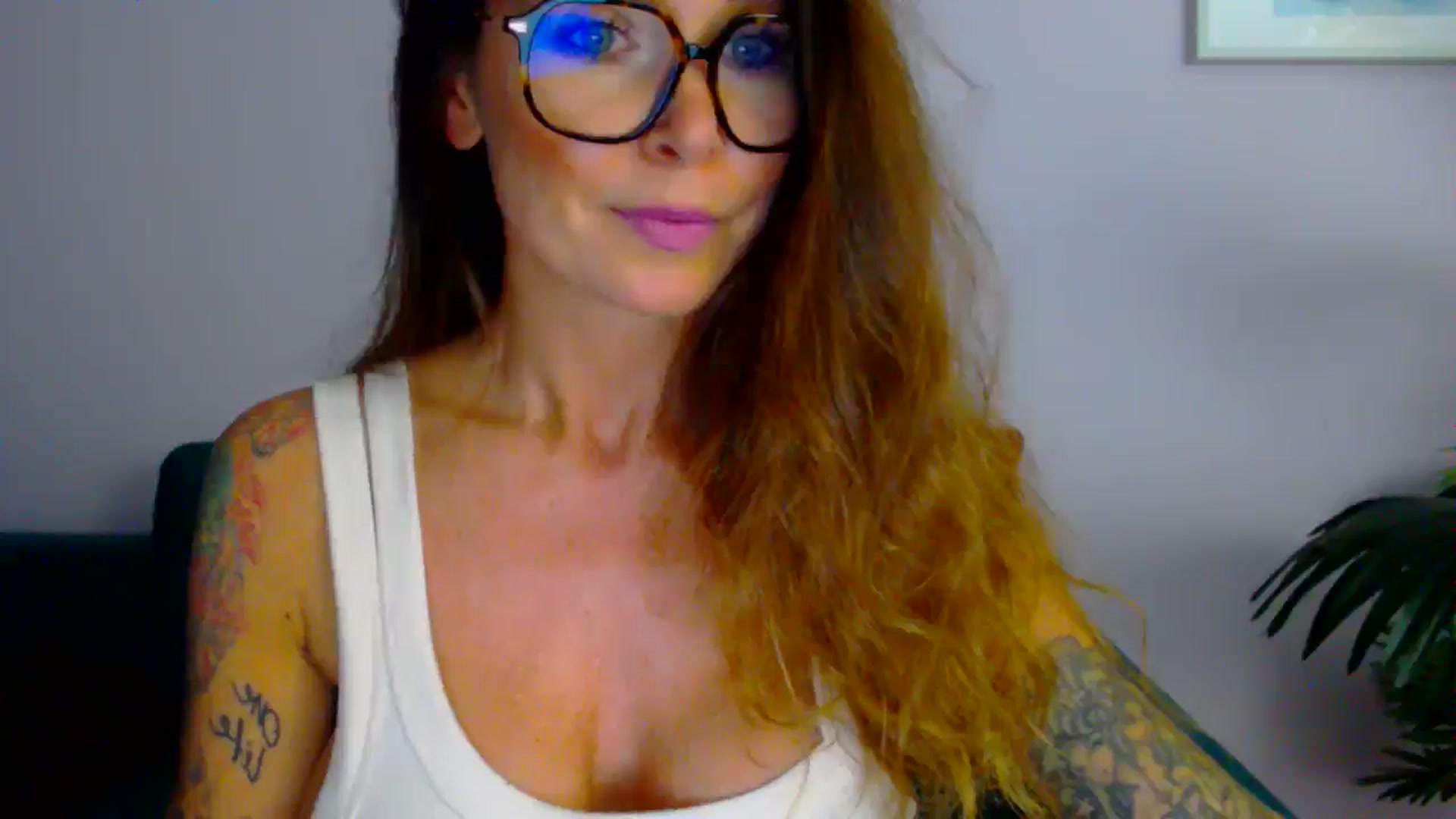 Gallery image thumbnail from Delilah_sweet's myfreecams stream on, 08/05/2025, 17:17 image 18 of 20