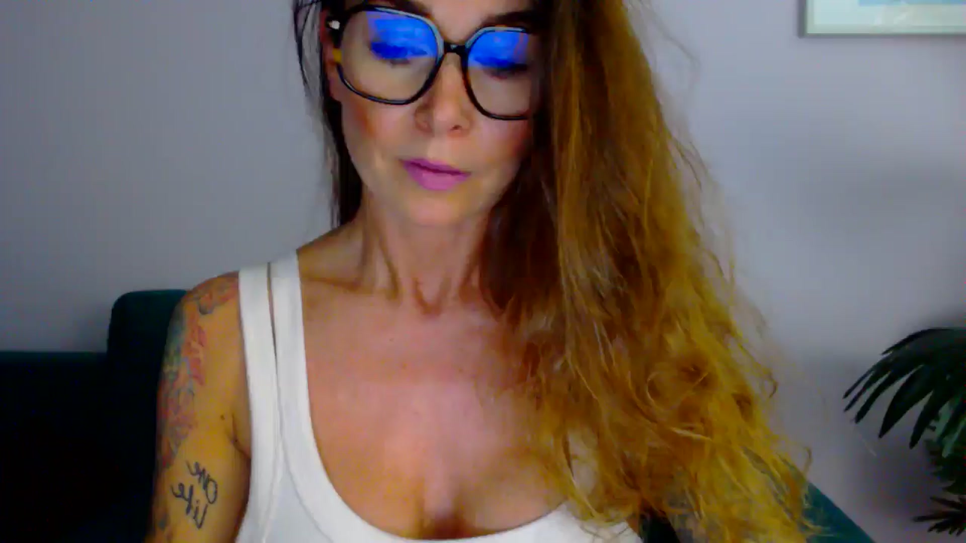 Gallery image thumbnail from Delilah_sweet's myfreecams stream on, 08/05/2025, 17:17 image 2 of 20