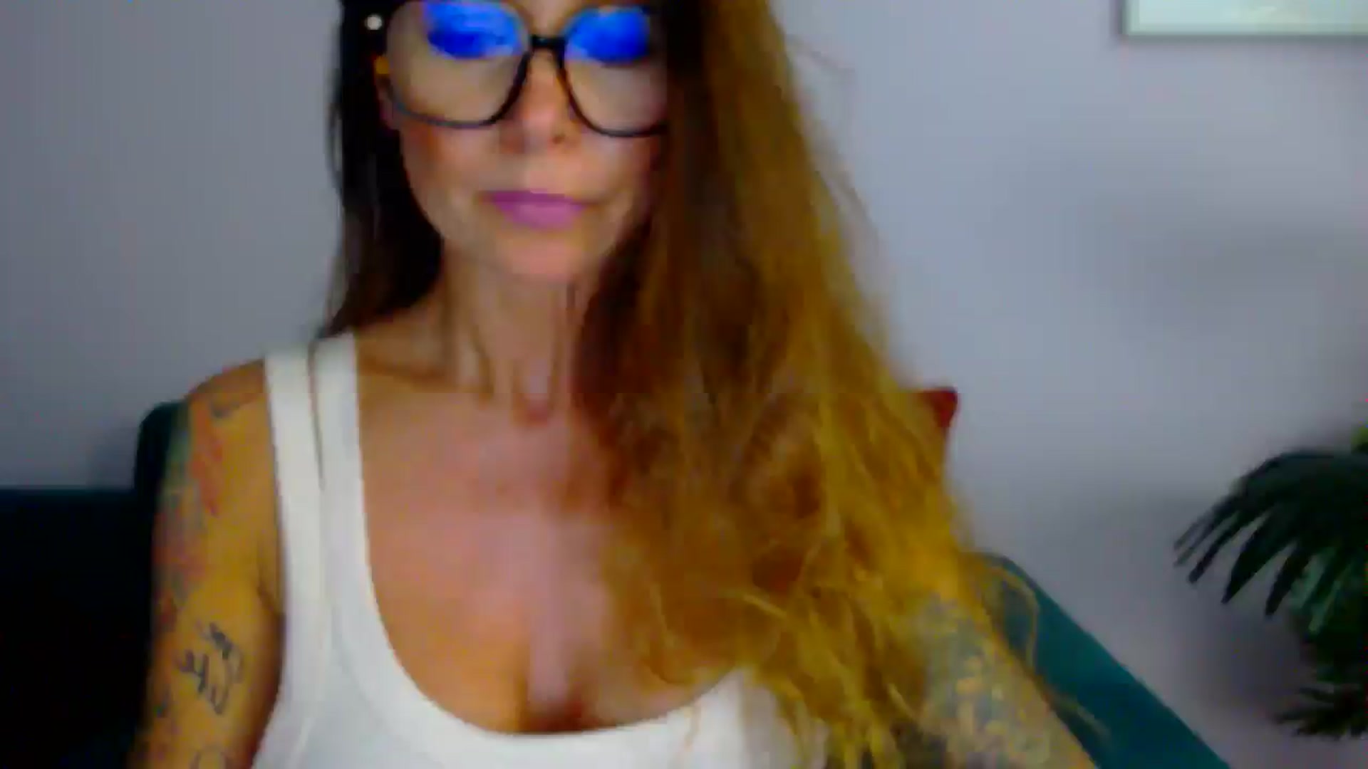 Gallery image thumbnail from Delilah_sweet's myfreecams stream on, 08/05/2025, 17:17 image 16 of 20