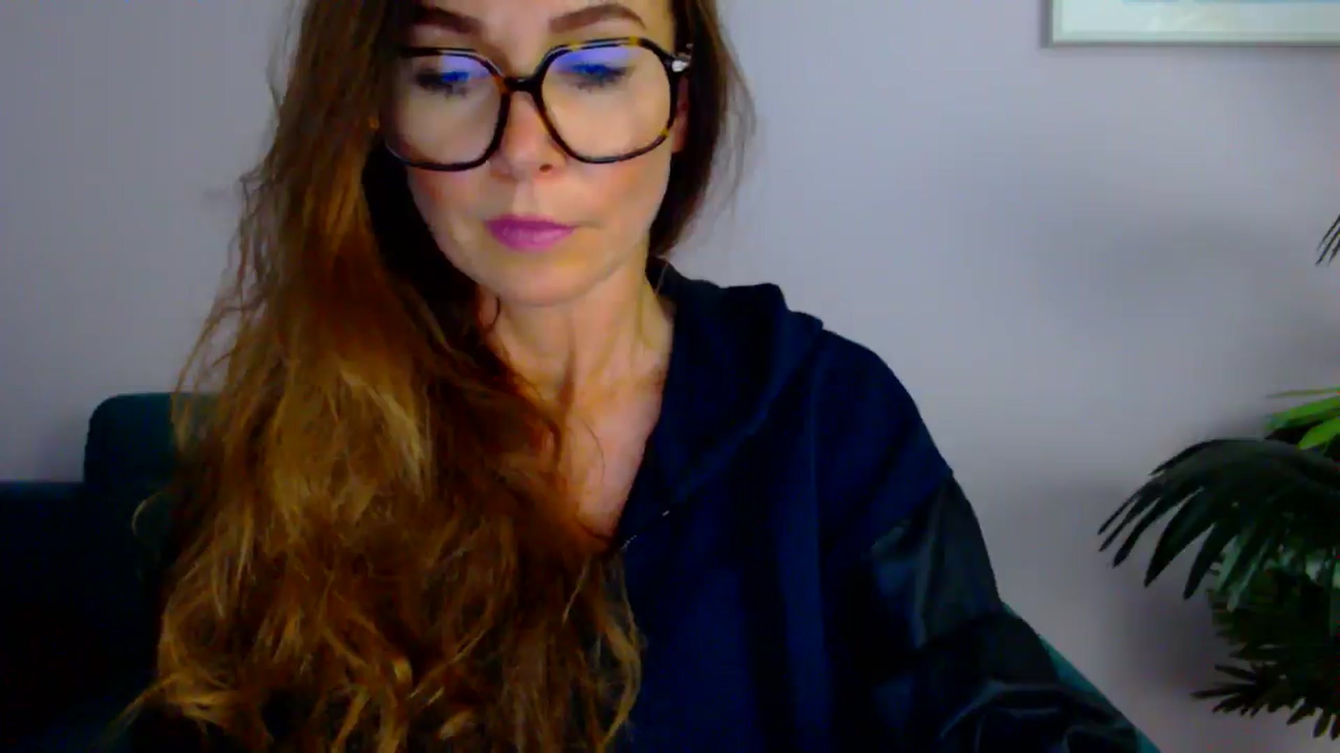 Gallery image thumbnail from Delilah_sweet's myfreecams stream on, 08/07/2025, 14:38 image 12 of 20
