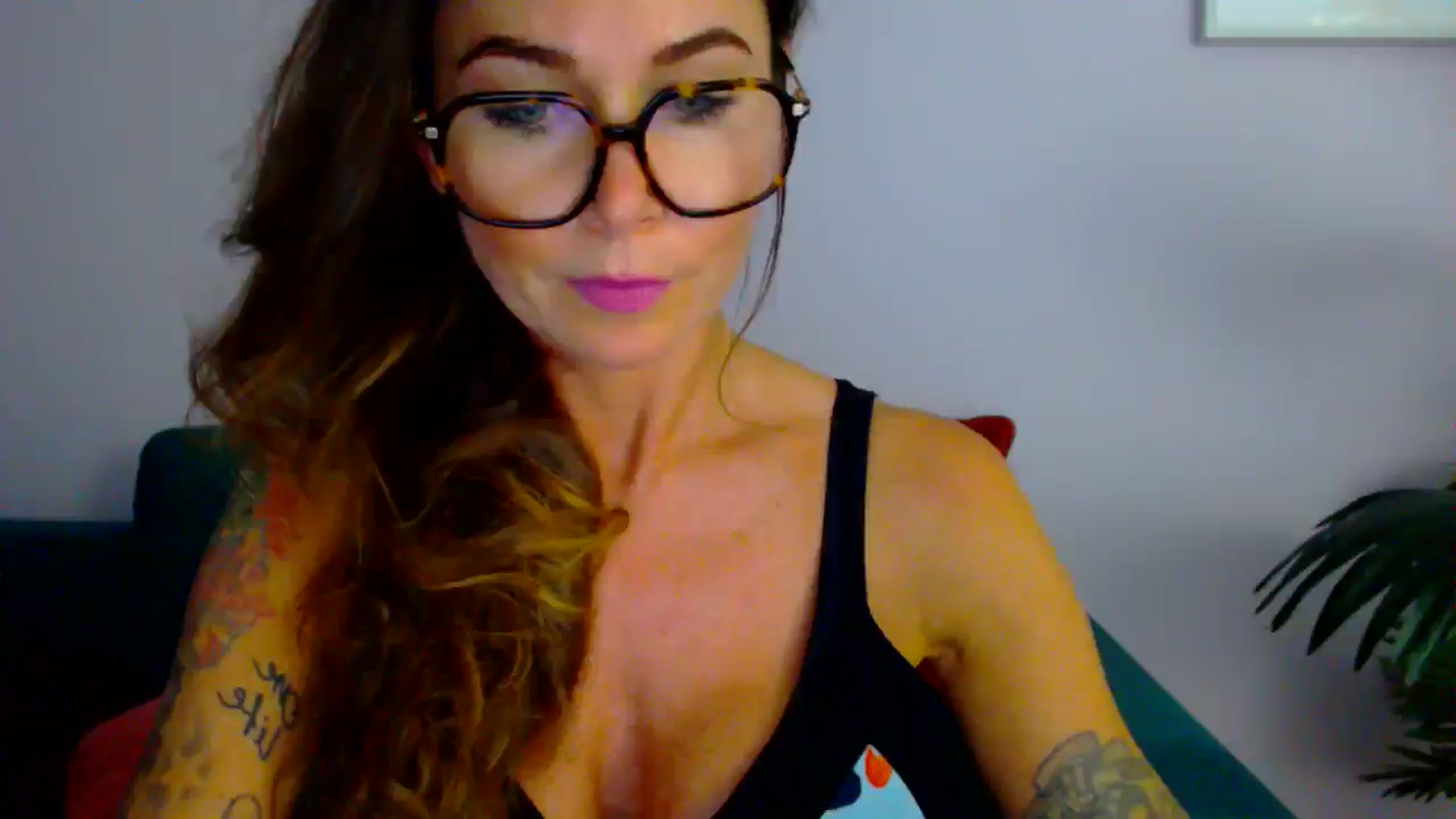Gallery image thumbnail from Delilah_sweet's myfreecams stream on, 08/12/2025, 17:28 image 12 of 20