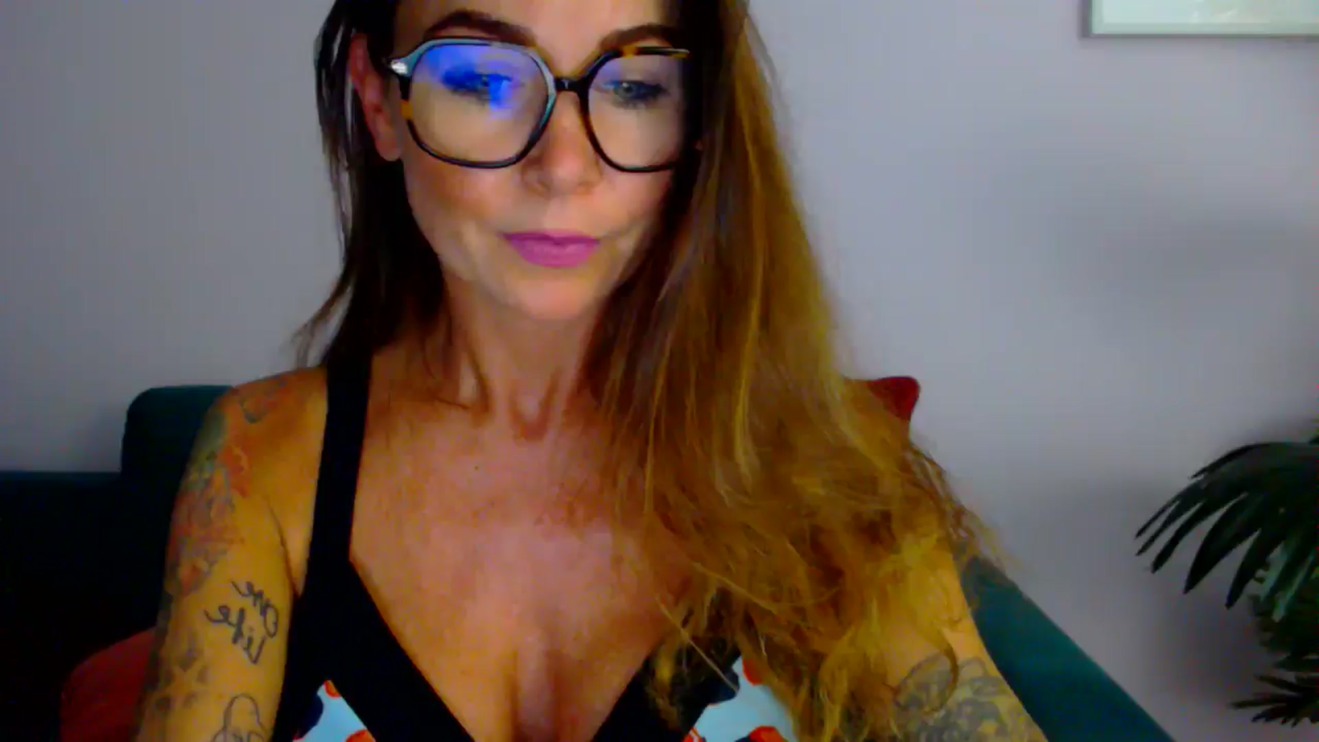 Gallery image thumbnail from Delilah_sweet's myfreecams stream on, 08/12/2025, 17:28 image 8 of 20