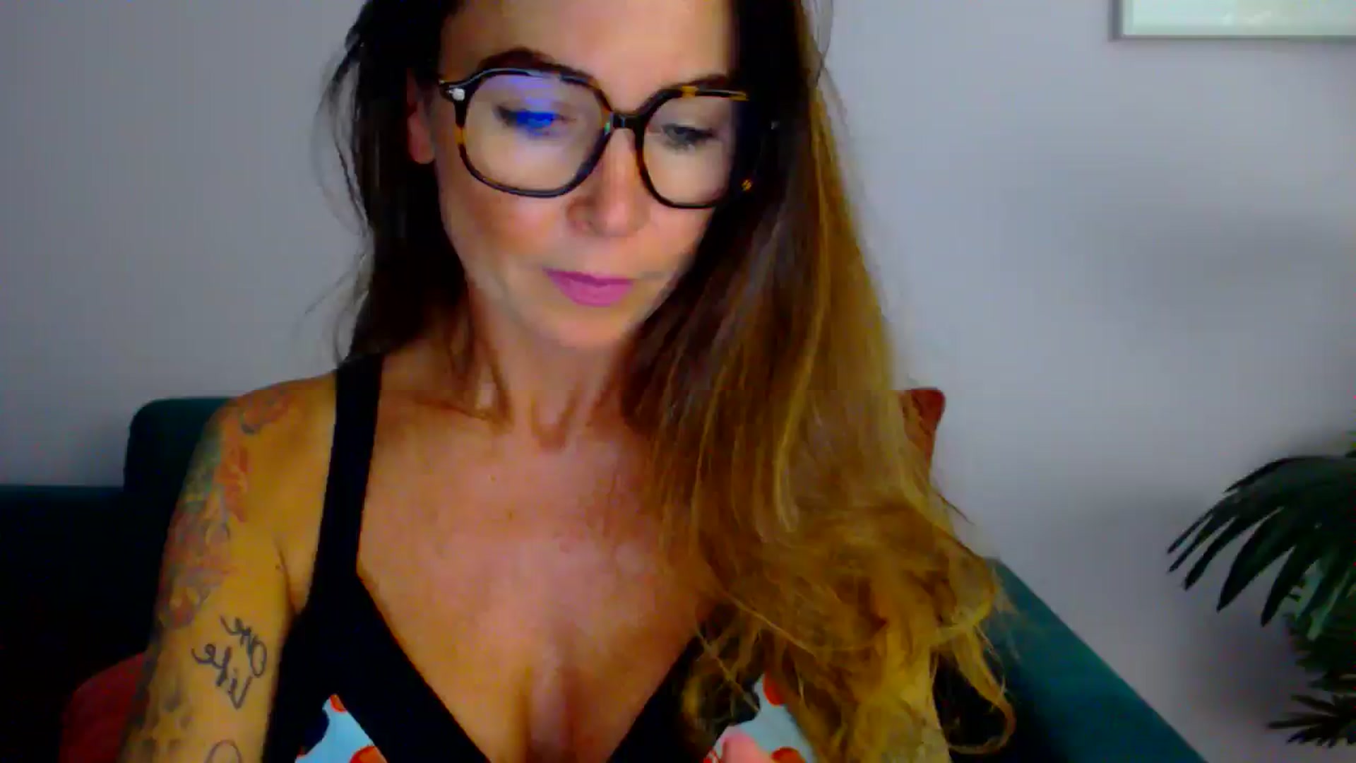 Gallery image thumbnail from Delilah_sweet's myfreecams stream on, 08/12/2025, 17:28 image 1 of 20