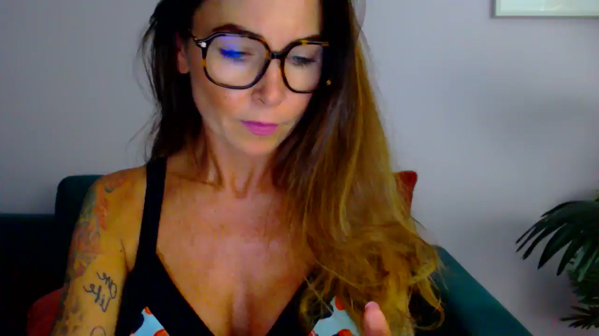 Gallery image thumbnail from Delilah_sweet's myfreecams stream on, 08/12/2025, 17:28 image 2 of 20