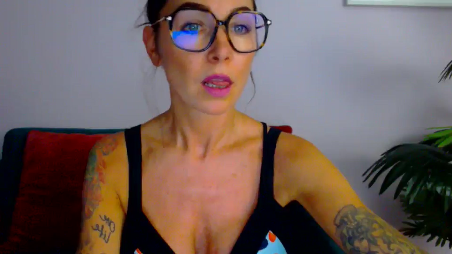 Gallery image thumbnail from Delilah_sweet's myfreecams stream on, 08/13/2025, 15:33 image 2 of 20