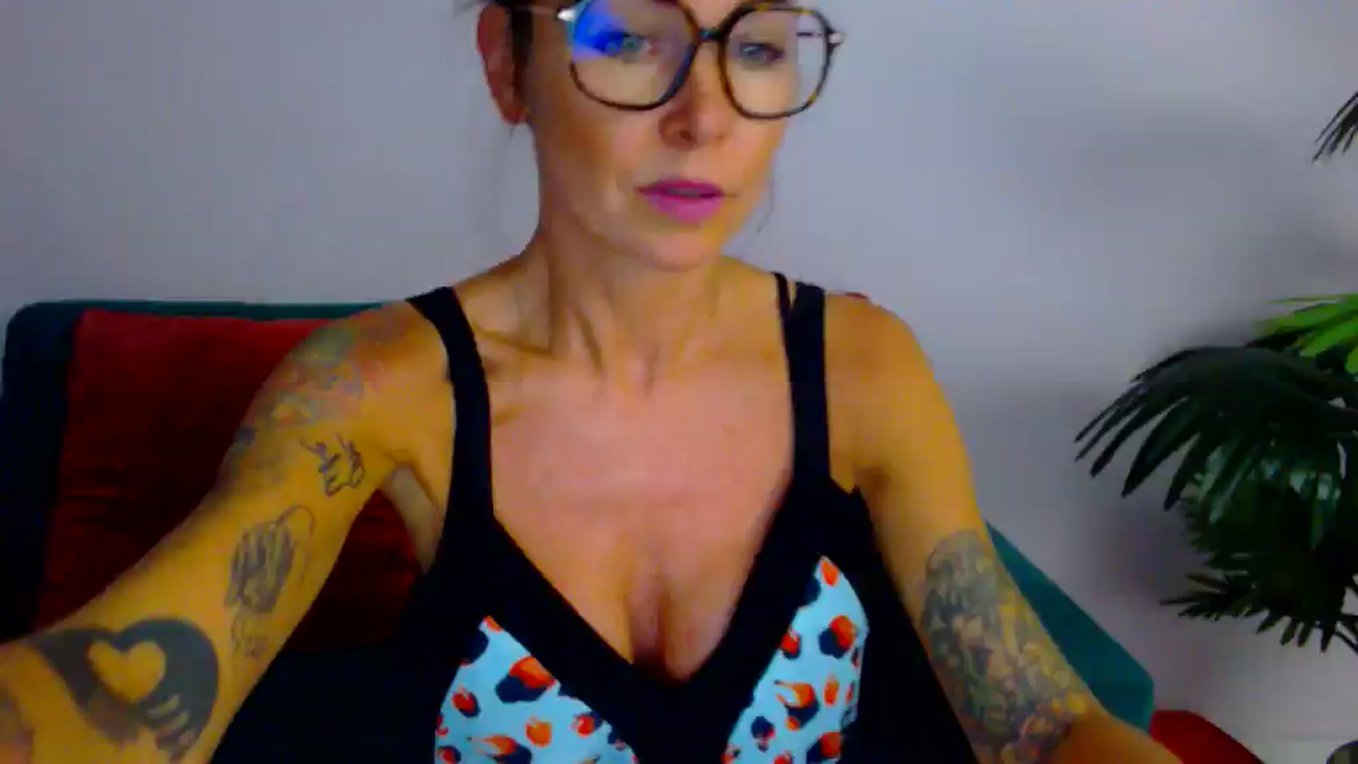 Gallery image thumbnail from Delilah_sweet's myfreecams stream on, 08/13/2025, 15:33 image 1 of 20