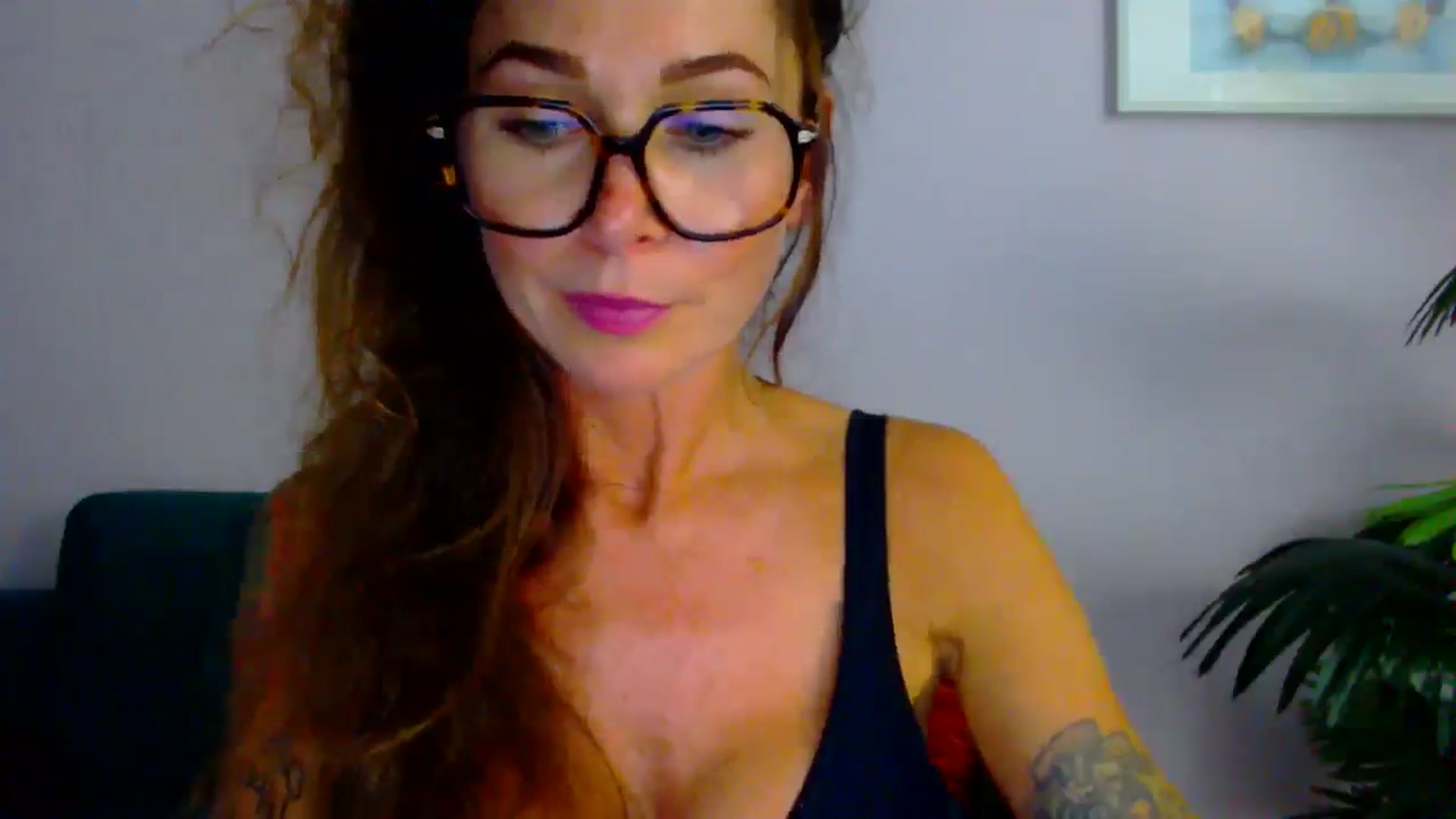 Gallery image thumbnail from Delilah_sweet's myfreecams stream on, 08/18/2025, 17:45 image 17 of 20
