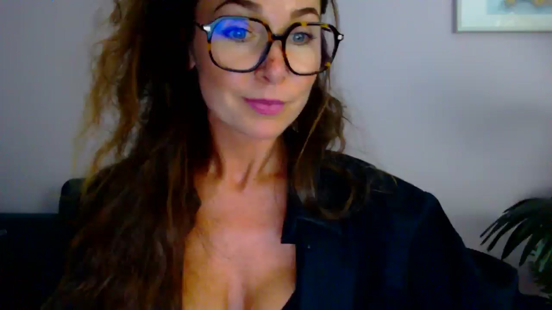 Gallery image thumbnail from Delilah_sweet's myfreecams stream on, 08/18/2025, 17:45 image 1 of 20