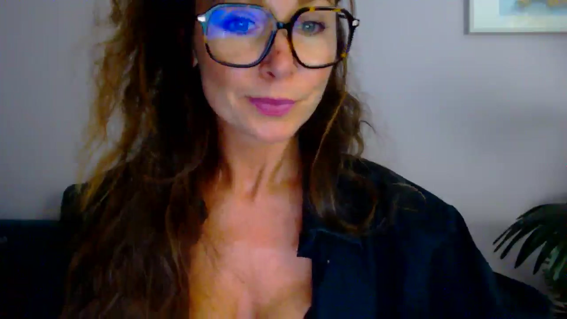 Gallery image thumbnail from Delilah_sweet's myfreecams stream on, 08/18/2025, 17:45 image 3 of 20