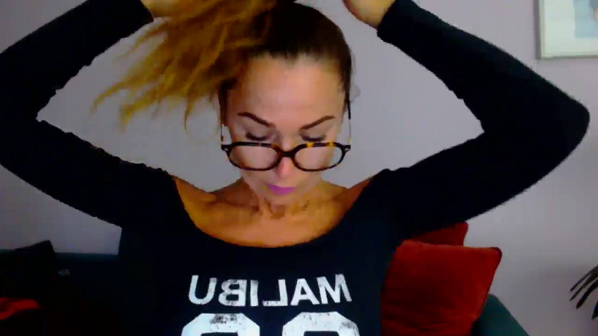 Gallery image thumbnail from Delilah_sweet's myfreecams stream on, 08/19/2025, 15:19 image 16 of 20