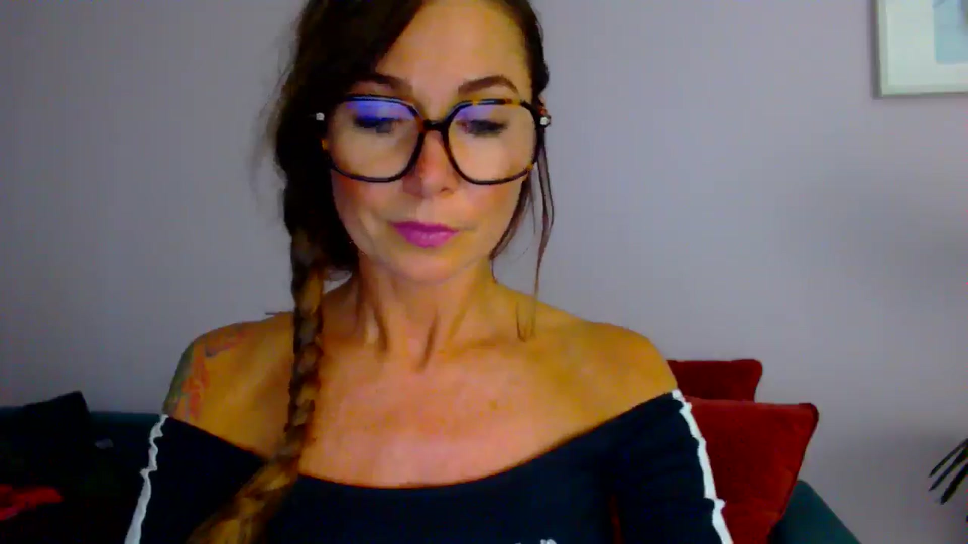 Gallery image thumbnail from Delilah_sweet's myfreecams stream on, 08/19/2025, 16:09 image 8 of 20