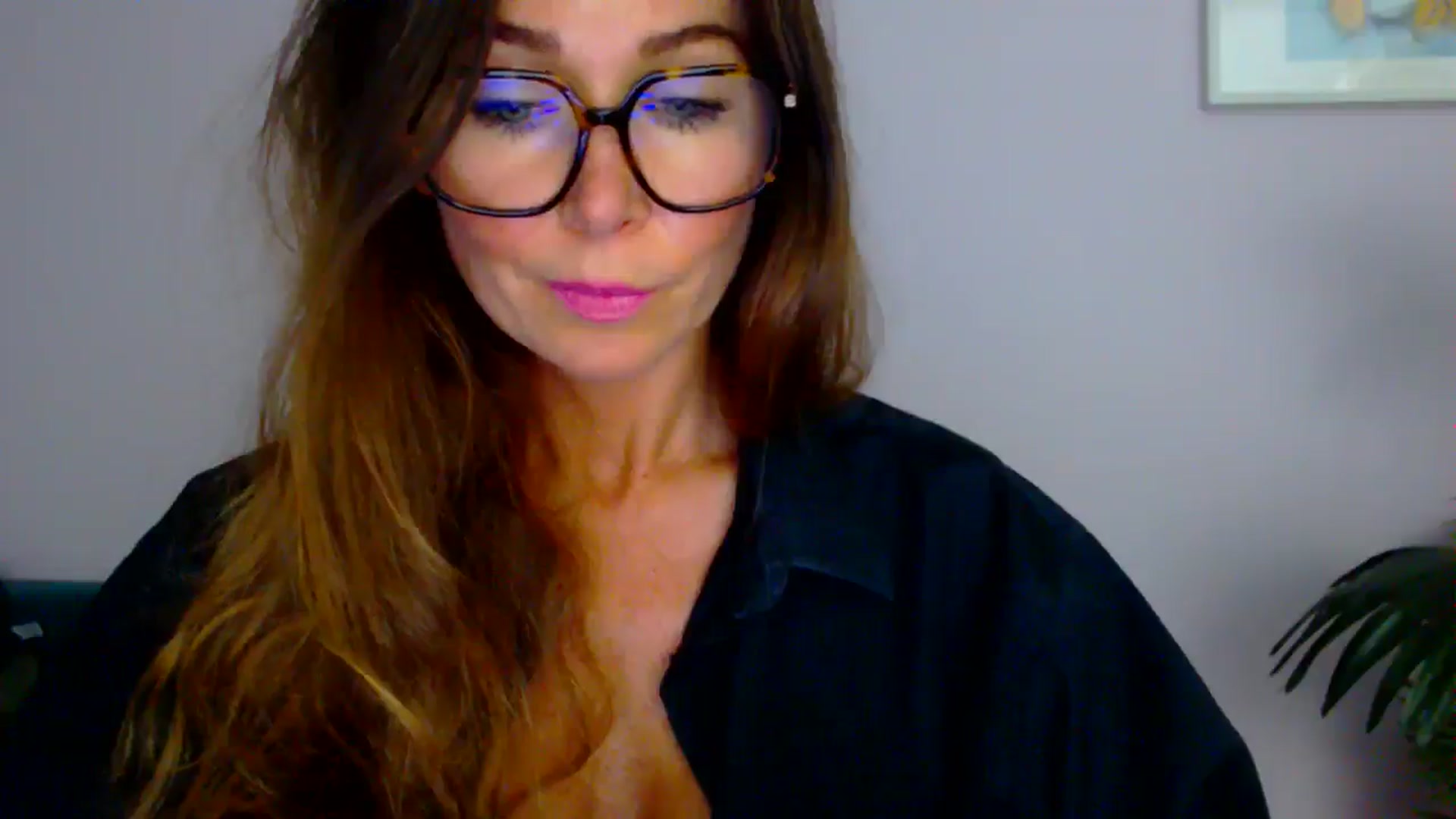 Gallery image thumbnail from Delilah_sweet's myfreecams stream on, 08/25/2025, 17:11 image 7 of 20