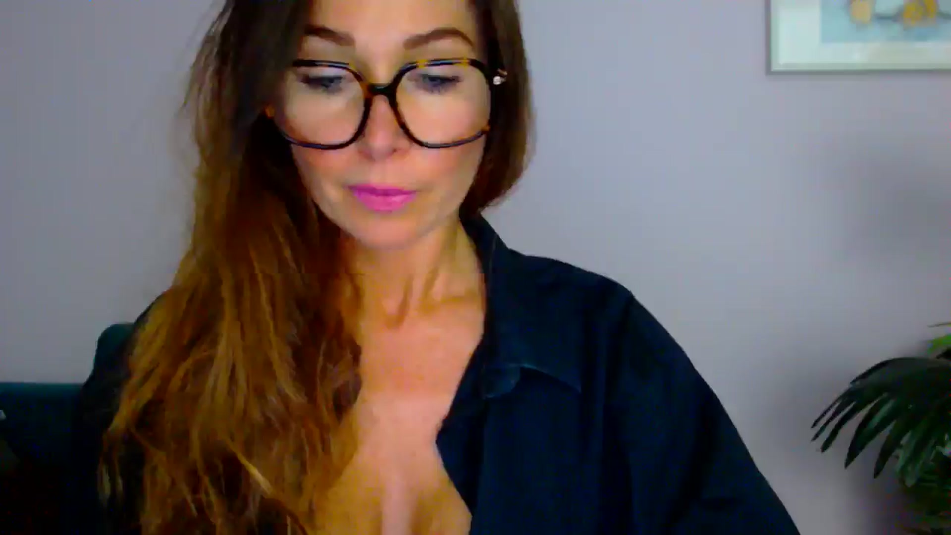 Gallery image thumbnail from Delilah_sweet's myfreecams stream on, 08/25/2025, 17:11 image 5 of 20