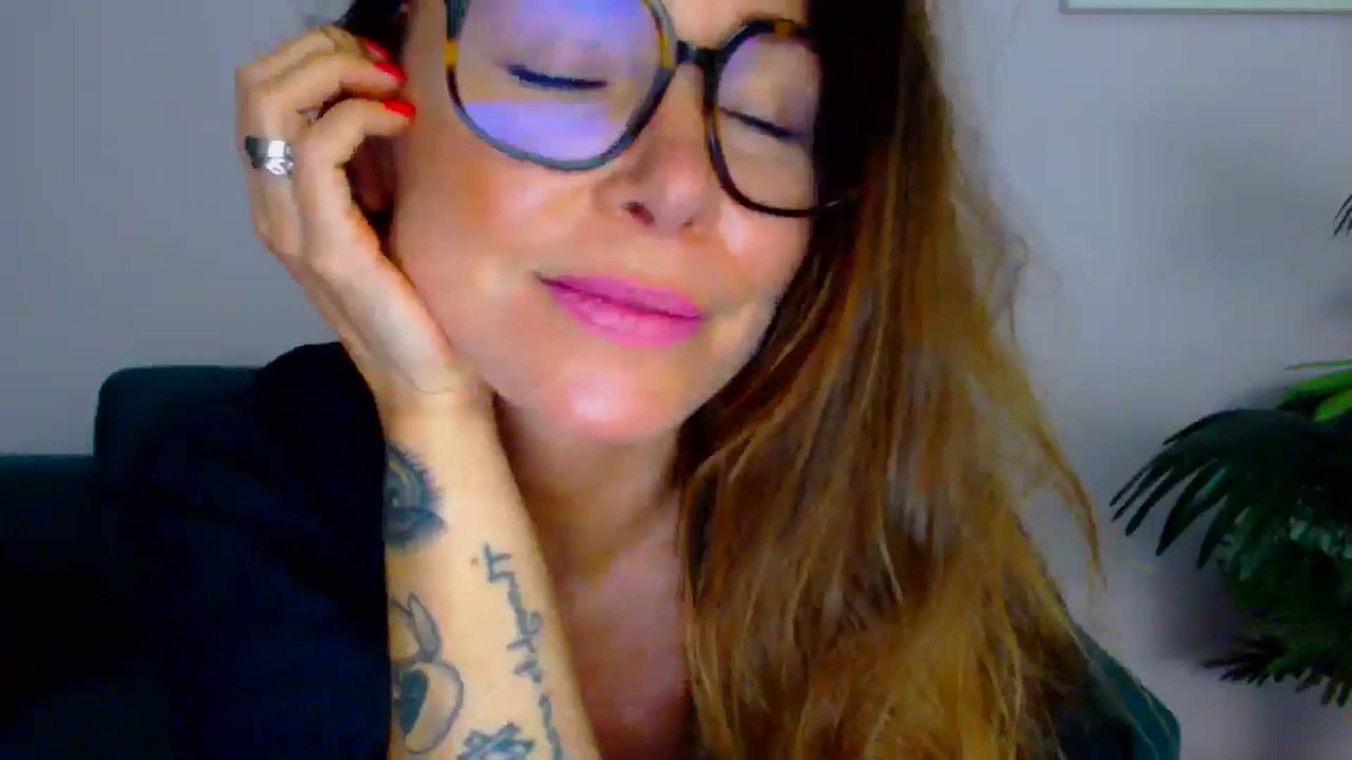 Gallery image thumbnail from Delilah_sweet's myfreecams stream on, 08/26/2025, 15:20 image 17 of 20