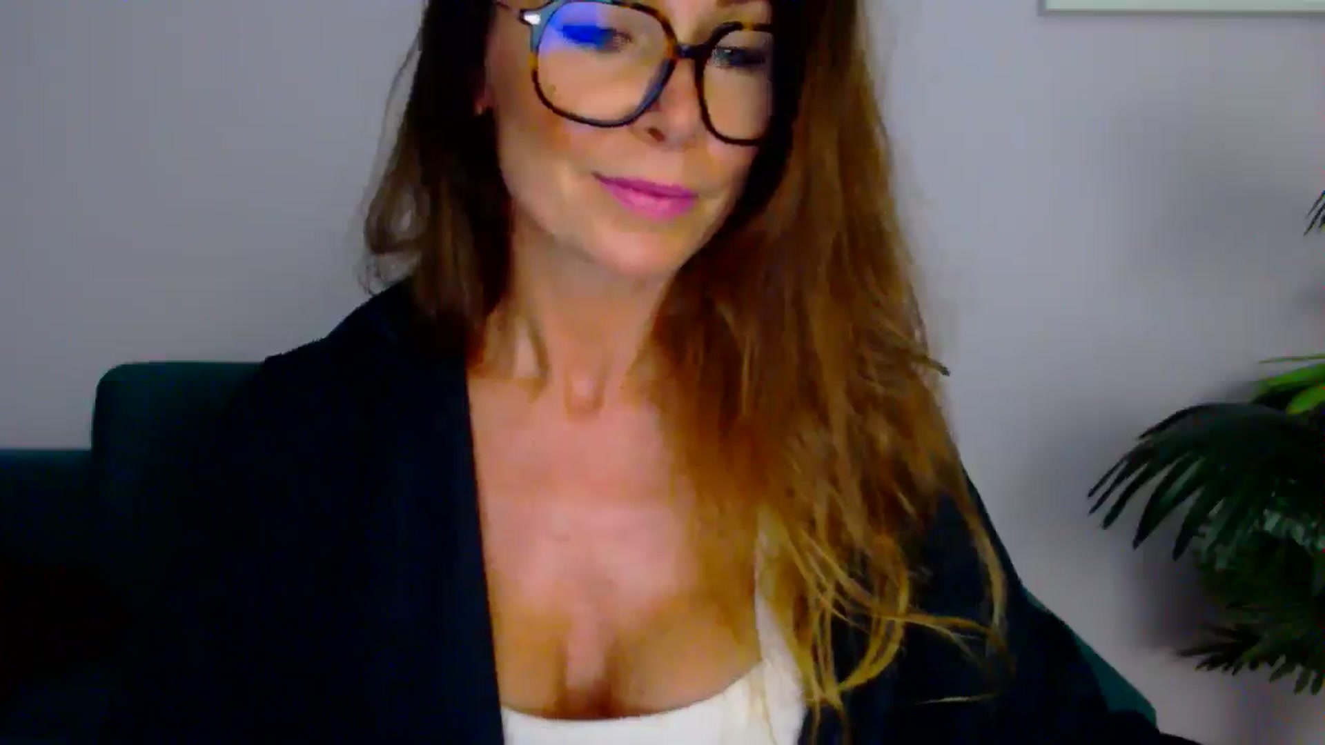 Gallery image thumbnail from Delilah_sweet's myfreecams stream on, 08/26/2025, 15:20 image 15 of 20