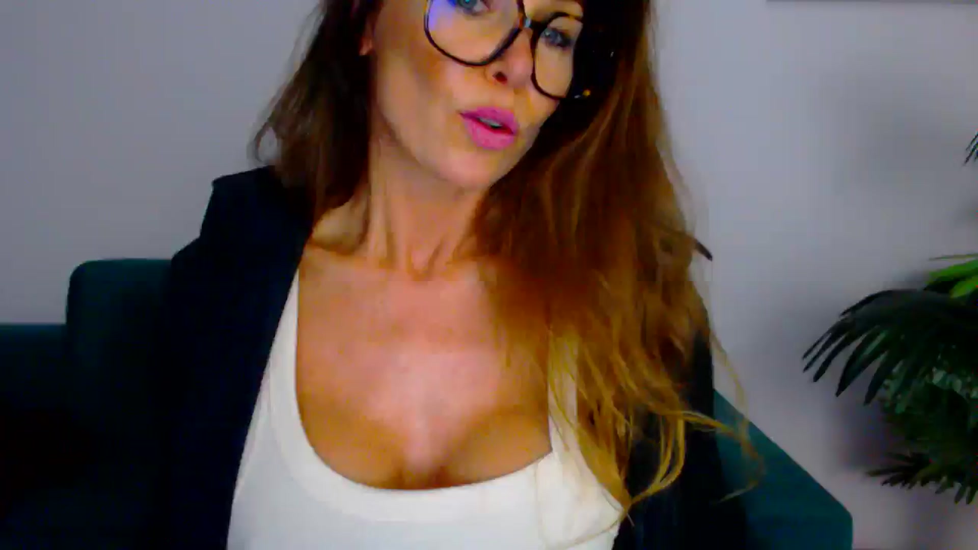 Gallery image thumbnail from Delilah_sweet's myfreecams stream on, 08/26/2025, 15:20 image 10 of 20