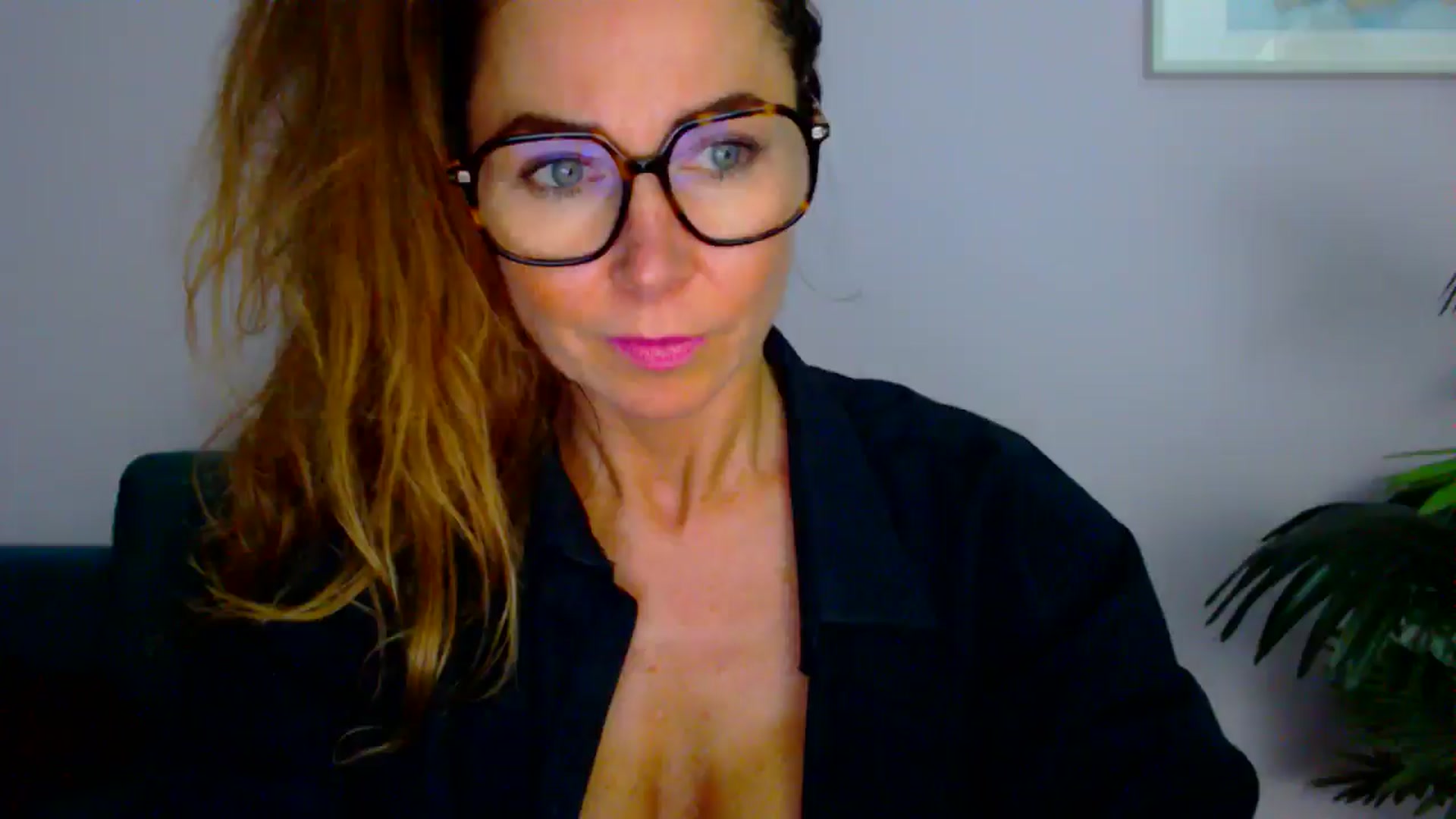 Gallery image thumbnail from Delilah_sweet's myfreecams stream on, 08/26/2025, 17:32 image 8 of 20