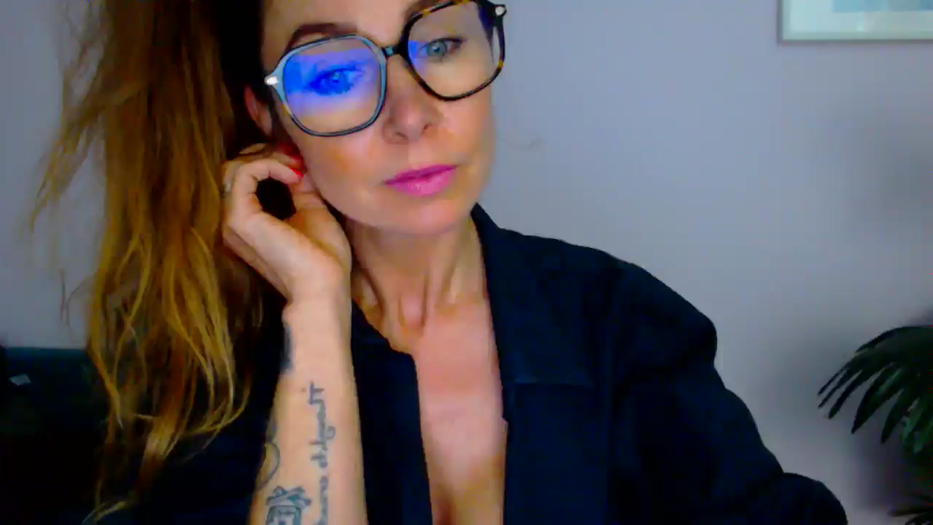 Gallery image thumbnail from Delilah_sweet's myfreecams stream on, 08/26/2025, 17:32 image 14 of 20