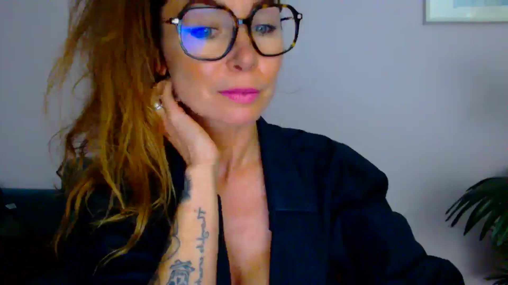 Gallery image thumbnail from Delilah_sweet's myfreecams stream on, 08/26/2025, 17:32 image 13 of 20